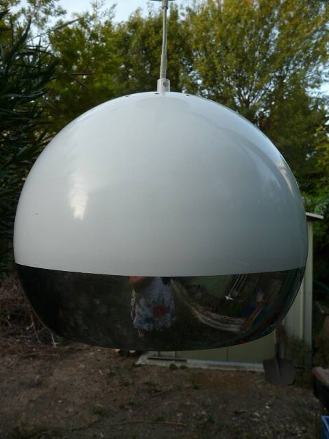 suspension eye ball lacquered white and chrome diameter 26cm