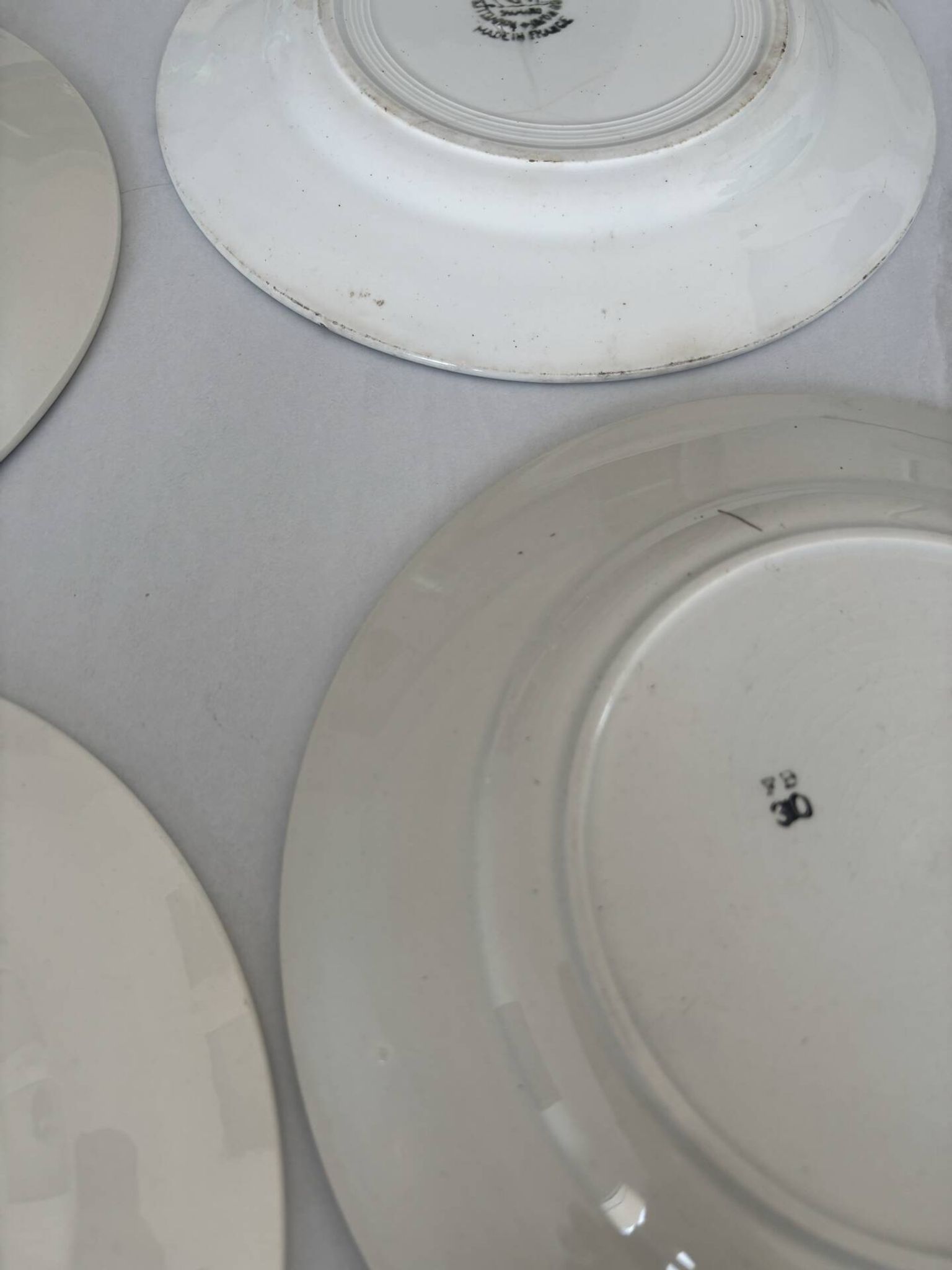 Lot of 4 antique earthenware plates from 1950, Saint Amand - plates bl