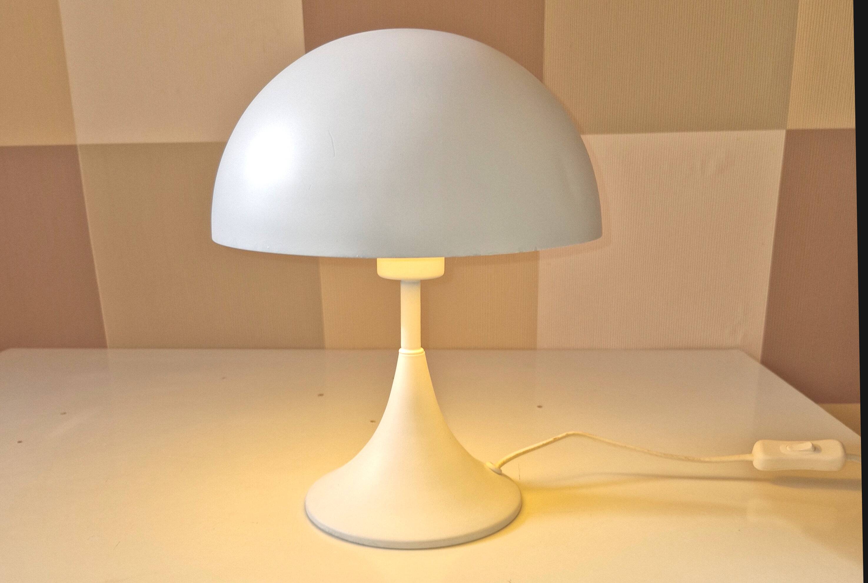White mushroom lamp