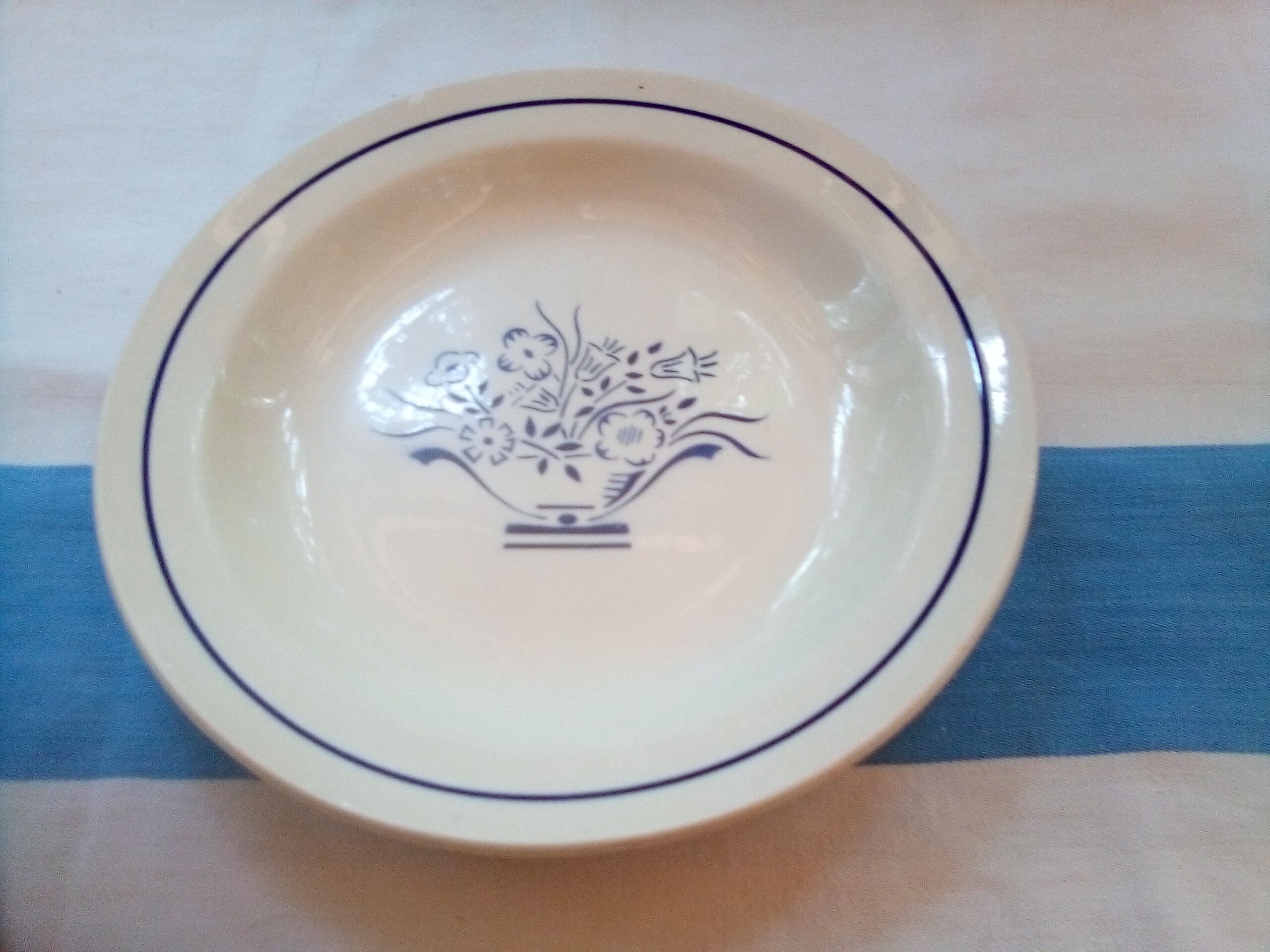 Assorted 18 old blue plates