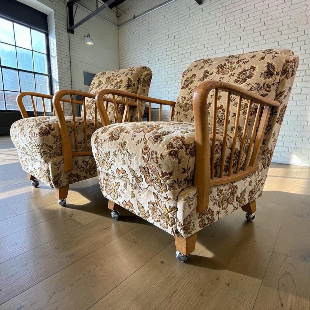 Set of 2 vintage wooden armchairs / club chairs