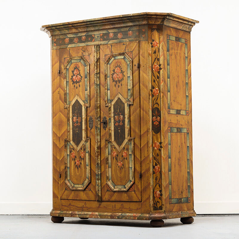 Cabinet de mariage en art populaire peint 1817