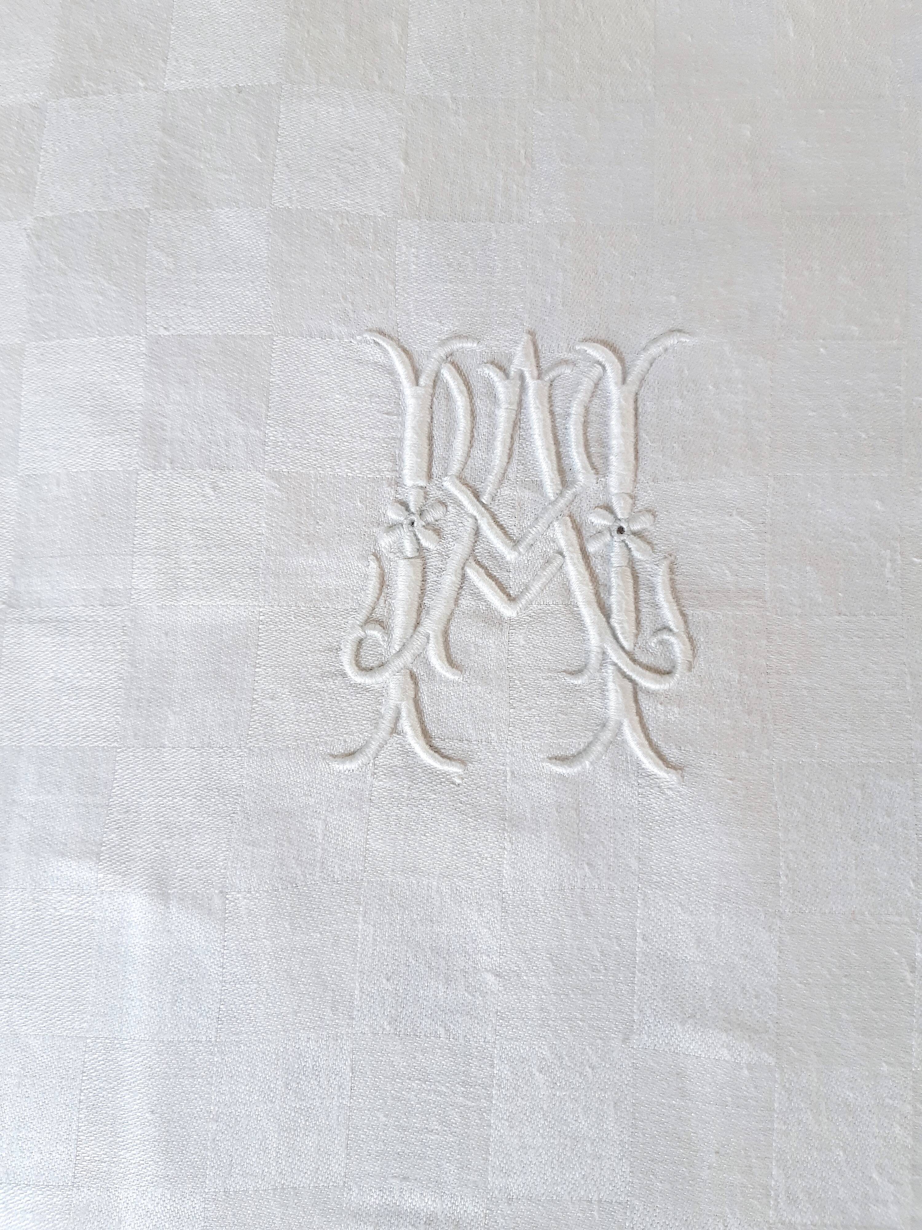 Rectangular damask tablecloth, white checkered monogrammed ma, 1m70x2m40.
