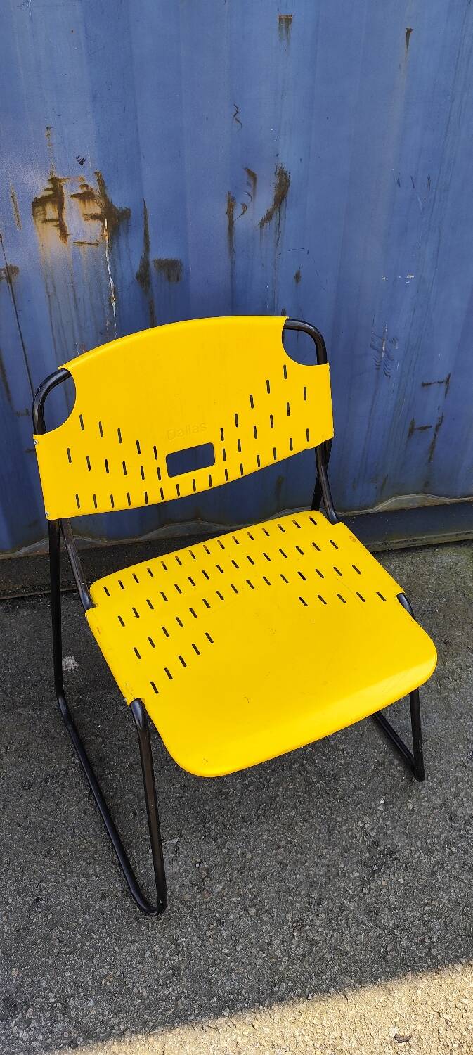 Dallas chair, design Paolo Favaretto for Kinetics