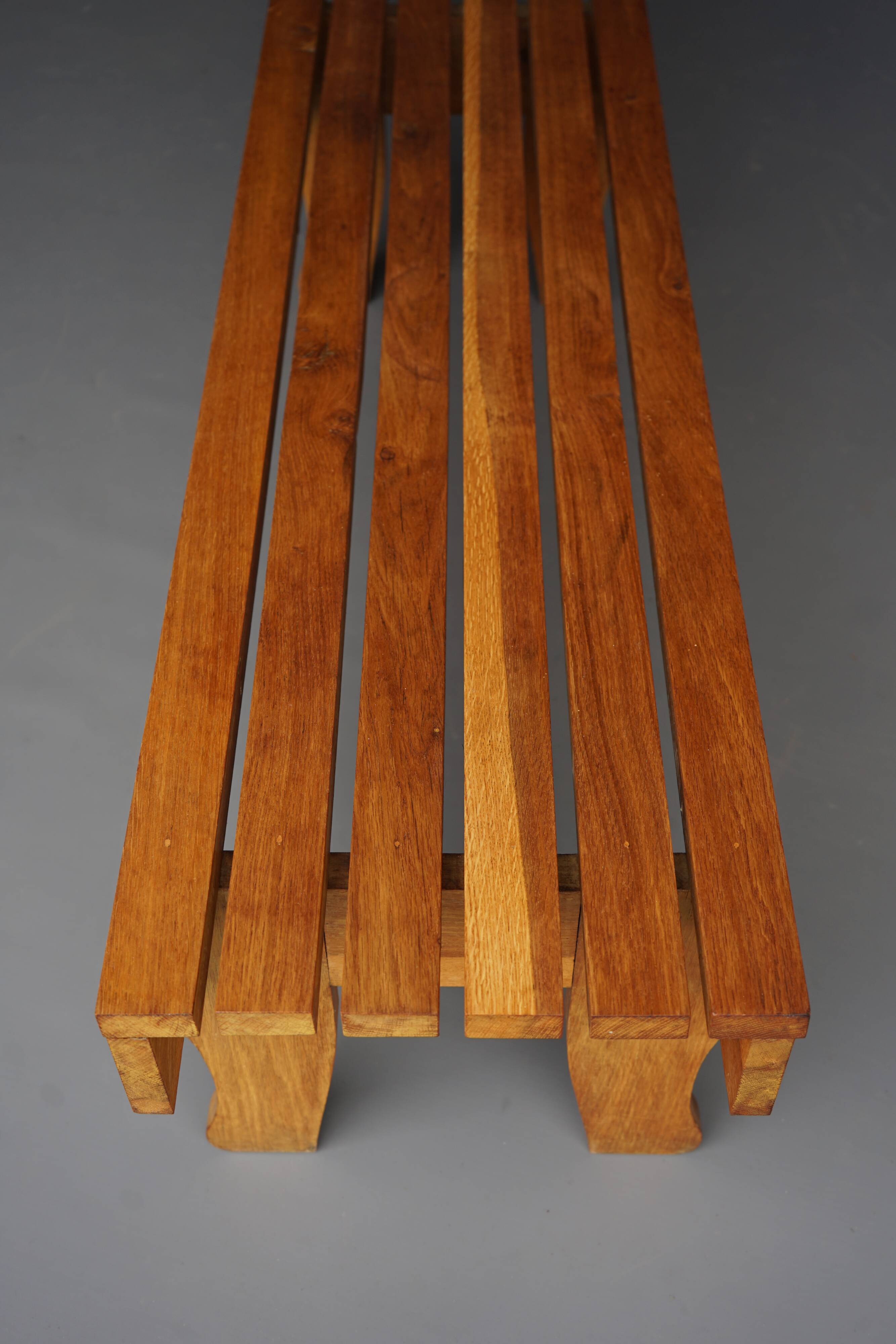 Banc à lattes en chêne, années 1960