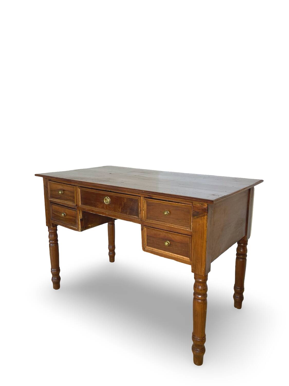 Italian pine wood centre writing desk from the 1960s, a reproduction o