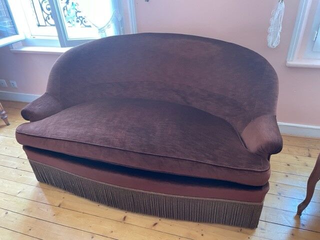 Brown velvet toad sofa