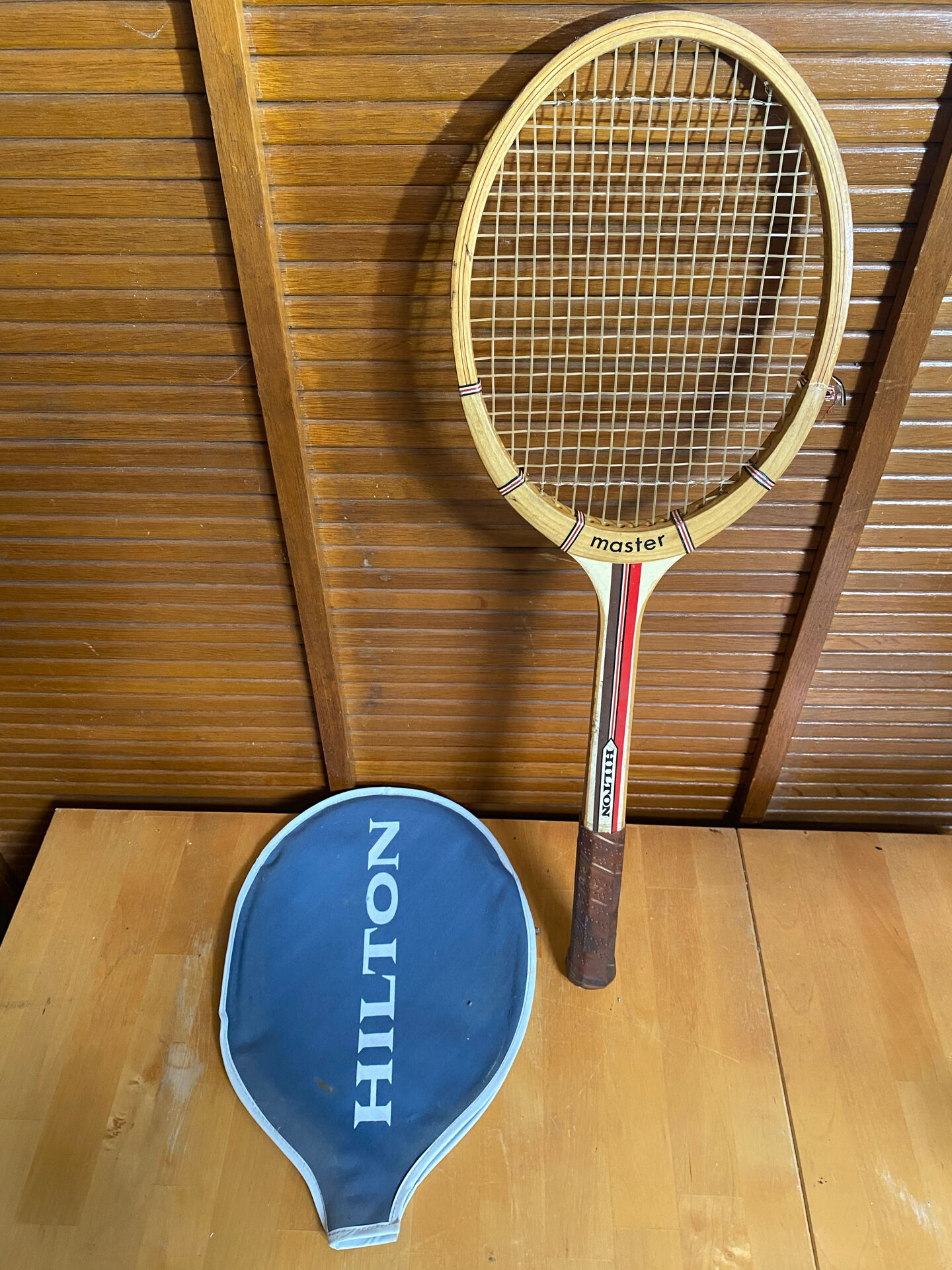 Vintage tennis racket hilton master wood + vintage cover
