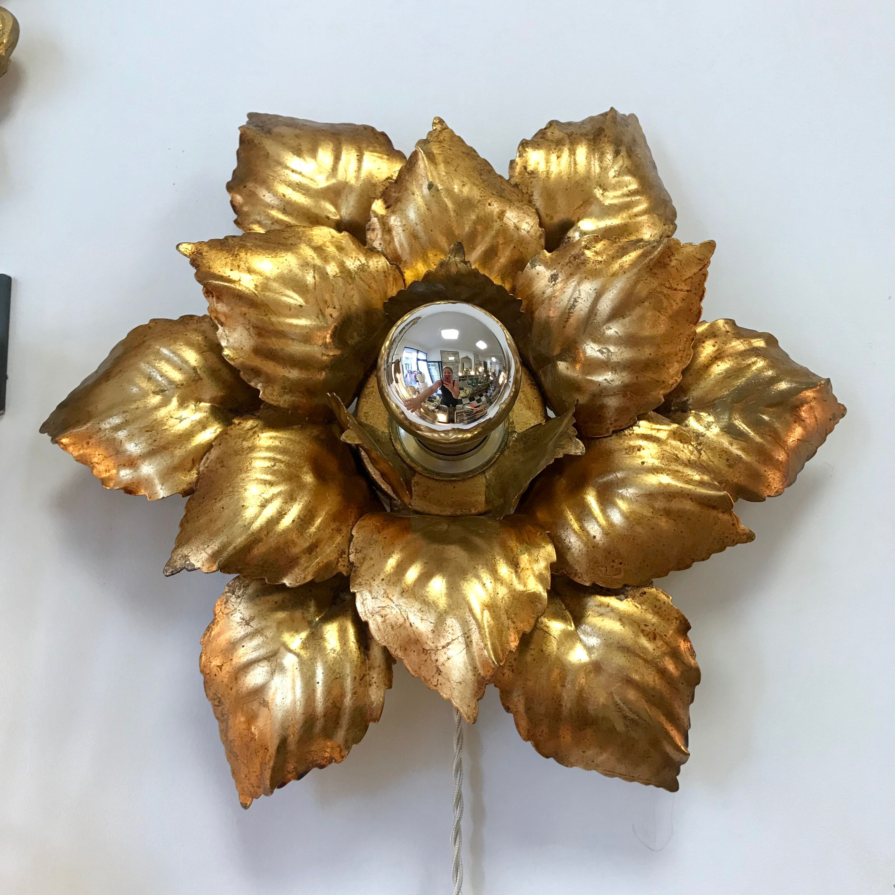 Wall light golden metal flower to leaf