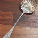Saupoudreuse en argent massif Minerve de style Louis XV
