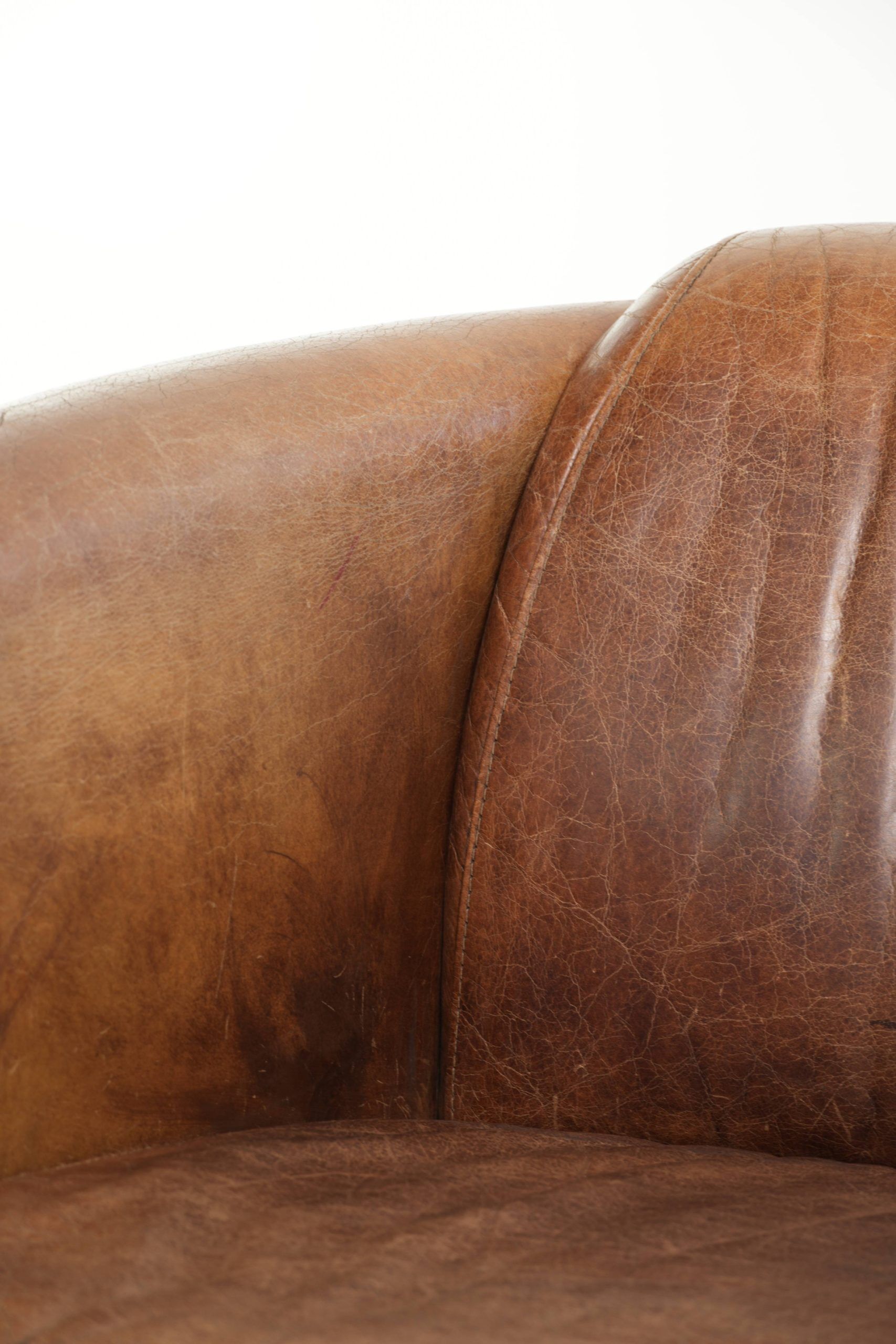 Fauteuil design aviateur en cuir de vache couleur cognac intemporelle
