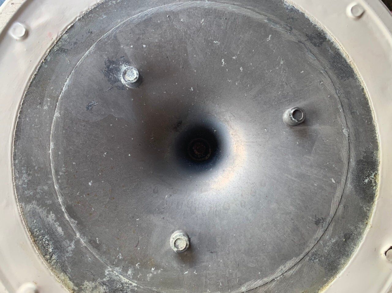 Eero Saarinen coffee table, oval, "Tulip" by Knoll International, circa 70's