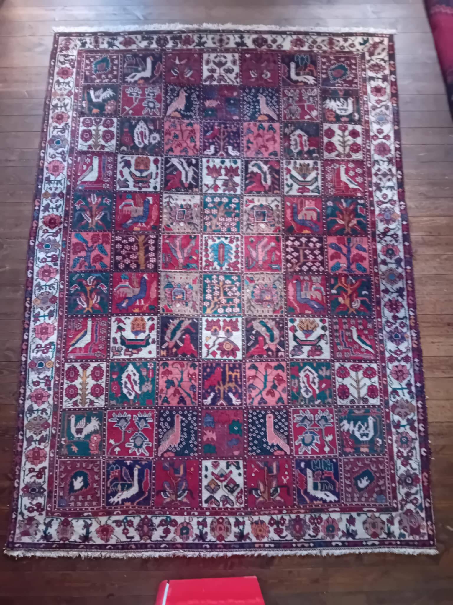 Handmade Persian Bachtiar Rug 304x213cm