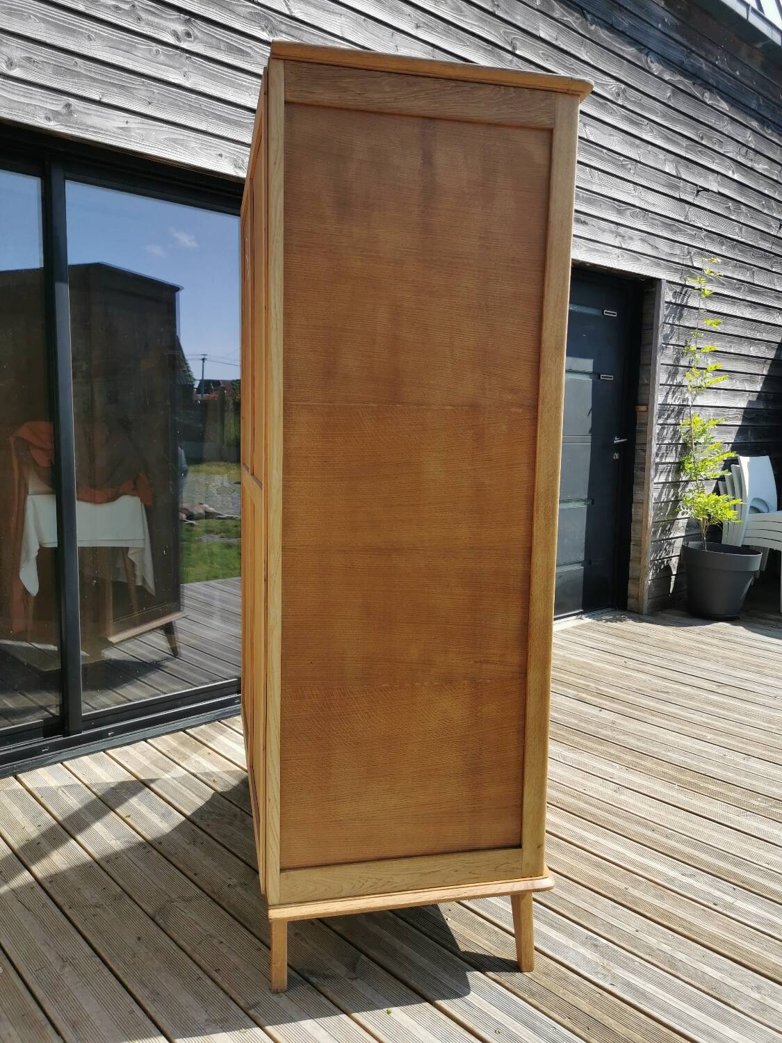 Vintage compact wardrobe