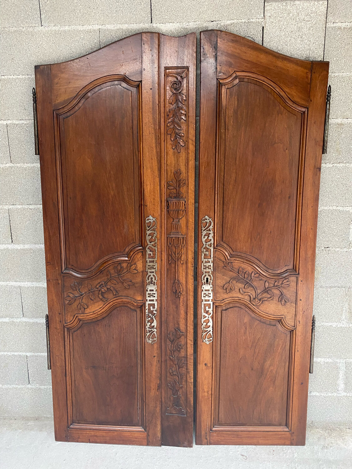 Pair of doors walnut 18th