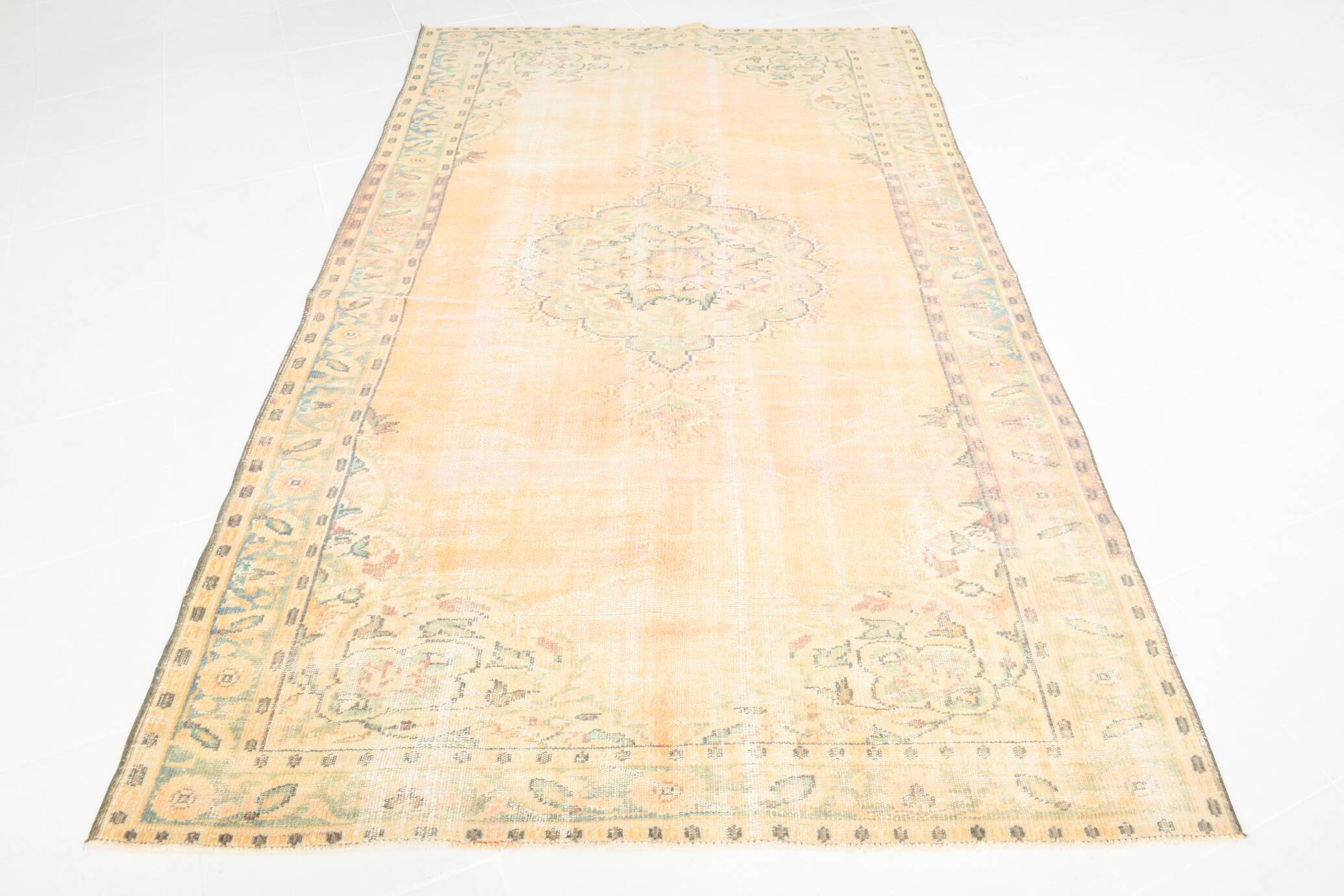 6x9 Vintage Cream & Orange Vintage Rug, 172x276Cm