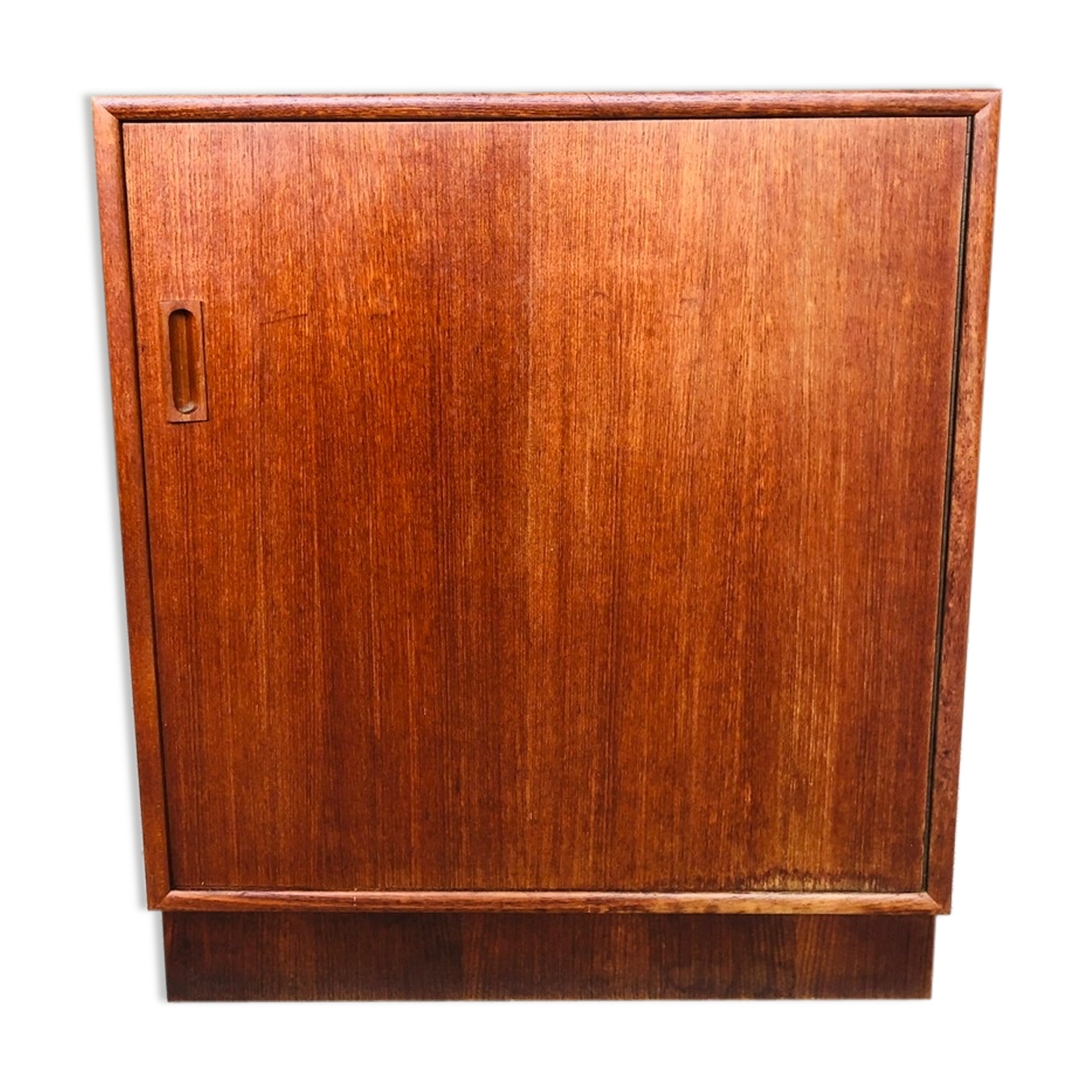 Scandinavian teak storage furniture by Kempkes 60s