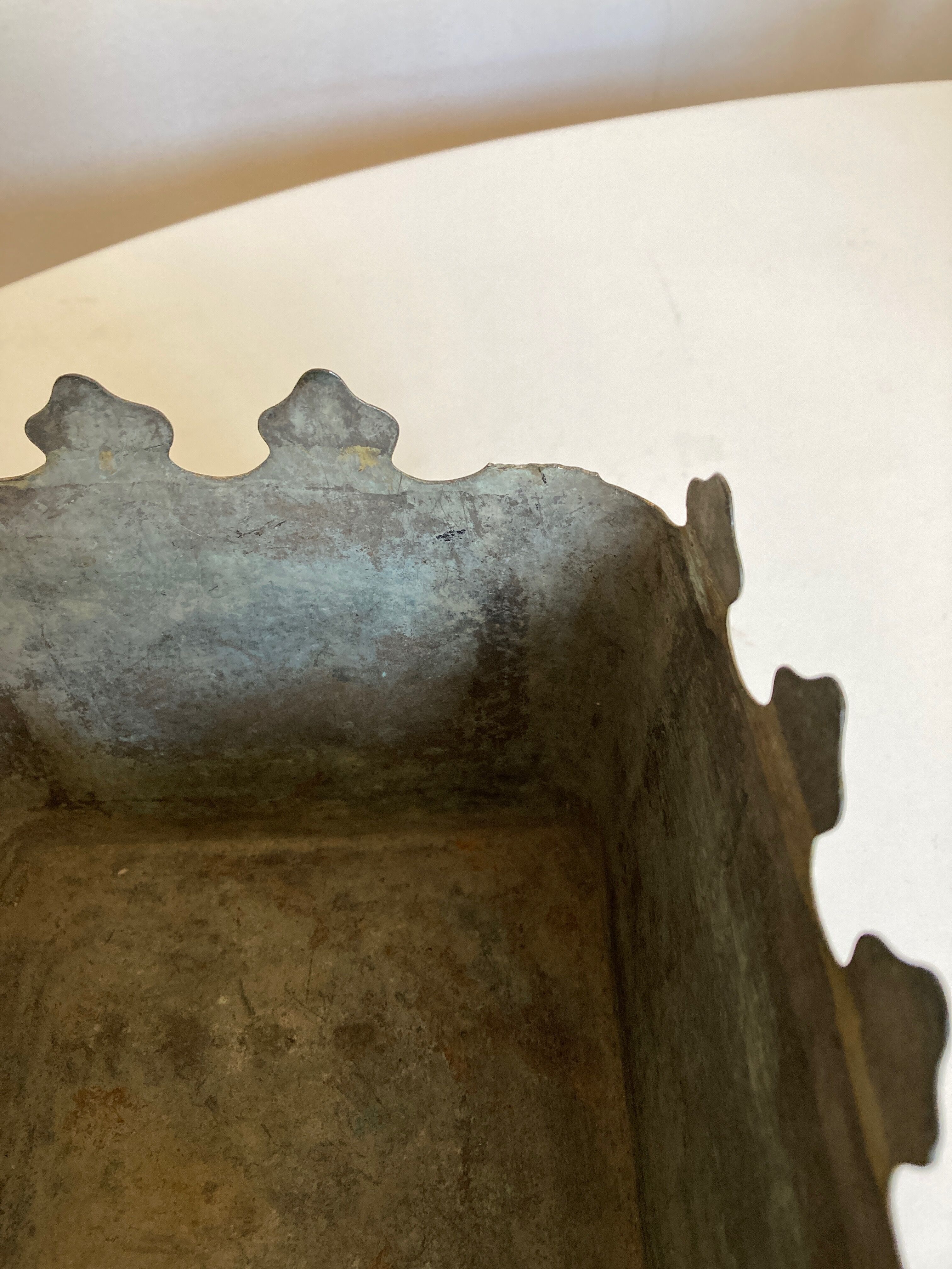 Pot cover 19th in zinc patina of origin