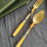 Salad servers