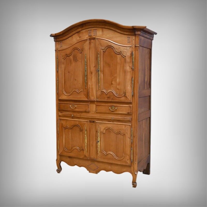 4-door cherry wood cabinet, regional work, Louis XV style – first part of the 19th century