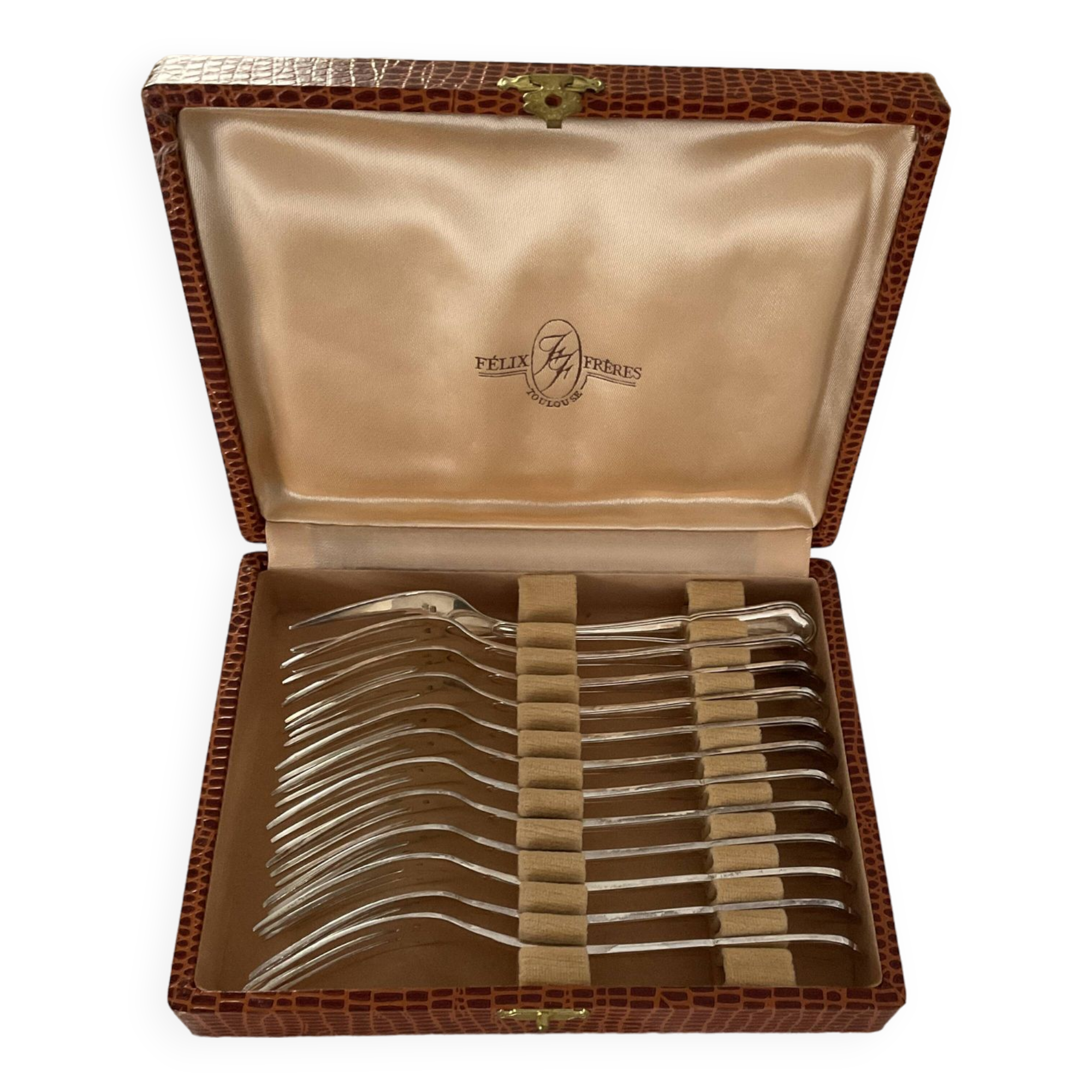 Box of 12 dessert forks. Felix Brothers