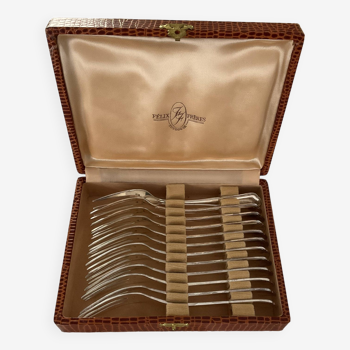 Box of 12 dessert forks. Felix Brothers