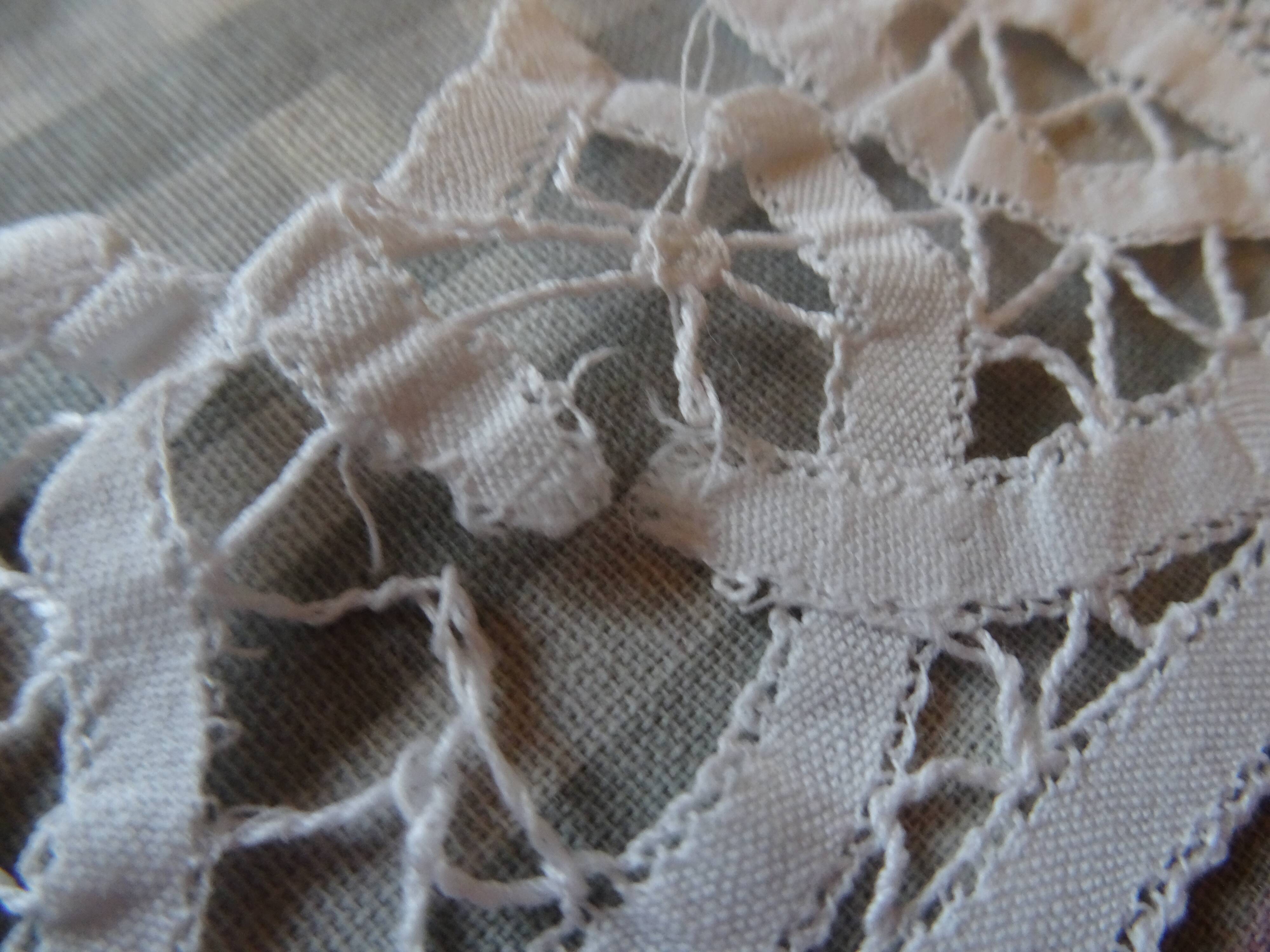 Nappe carrée ancienne