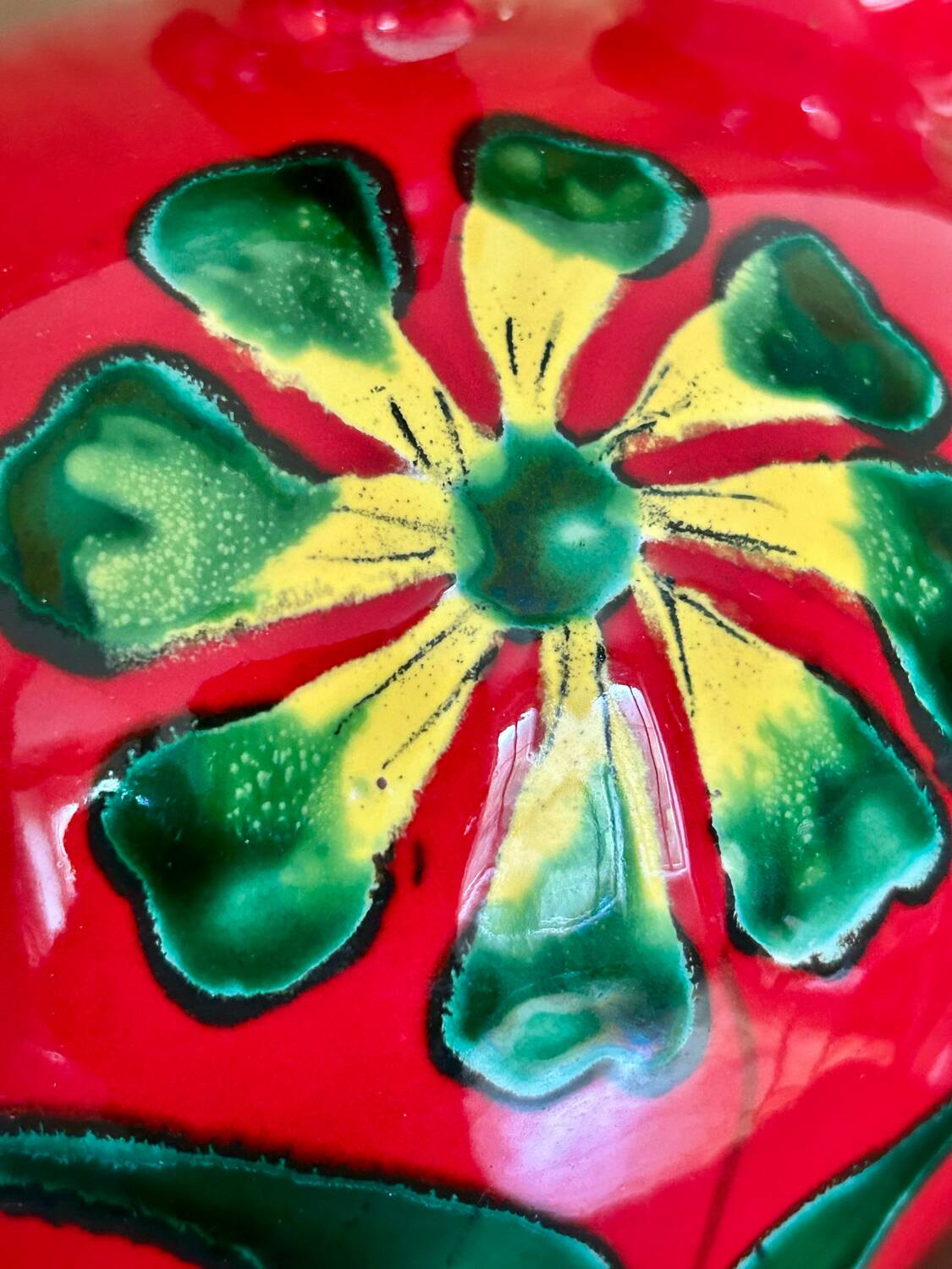 Pichet vernissé décor floral  Poët-Laval