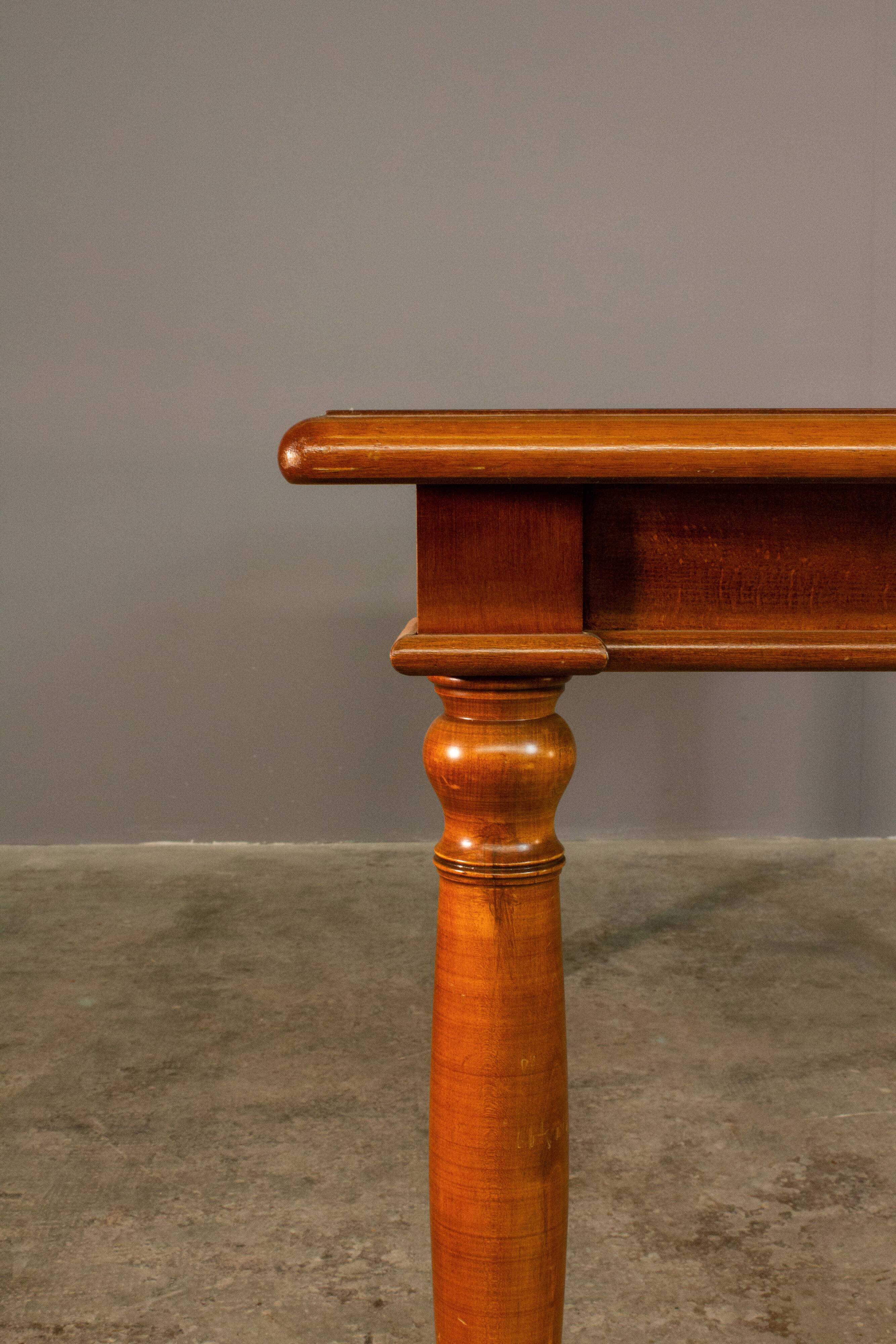 Upholstered damask table and 4 cherry chairs from the 80s