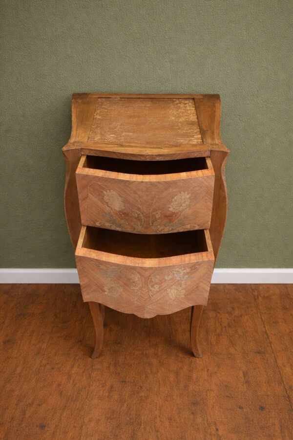 Table de chevet / chiffonnier ancien marqueté – Style Louis XV