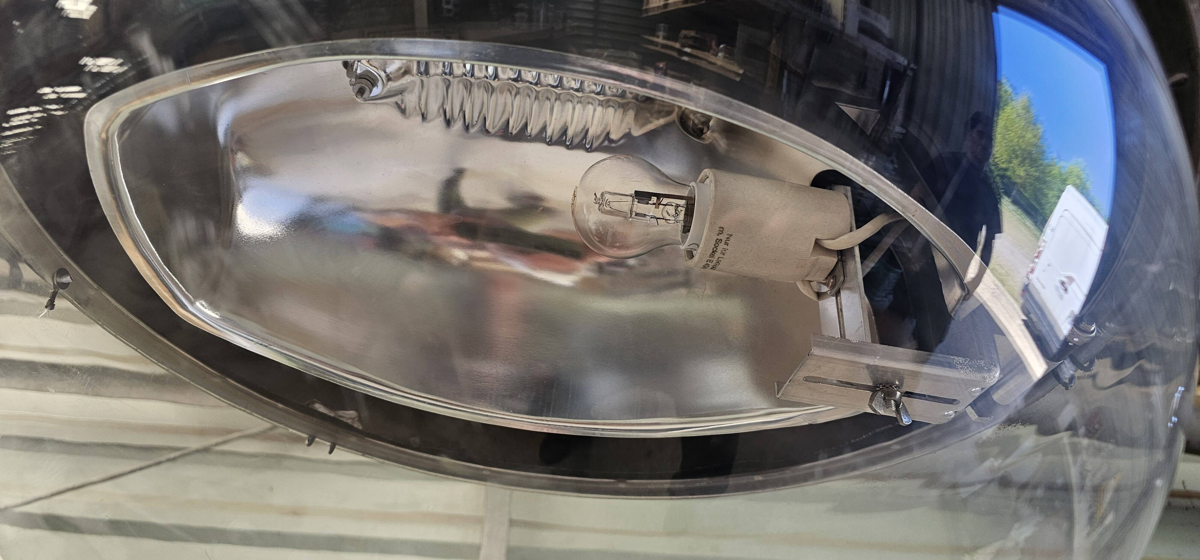 Old lantern - public lighting suspension of the city of Paris