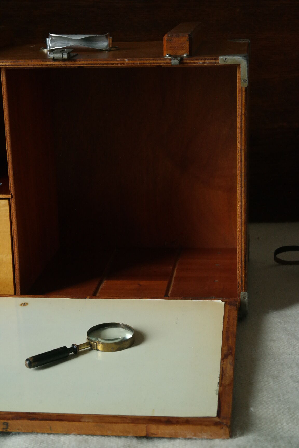 Caisse, vintage wood business firm