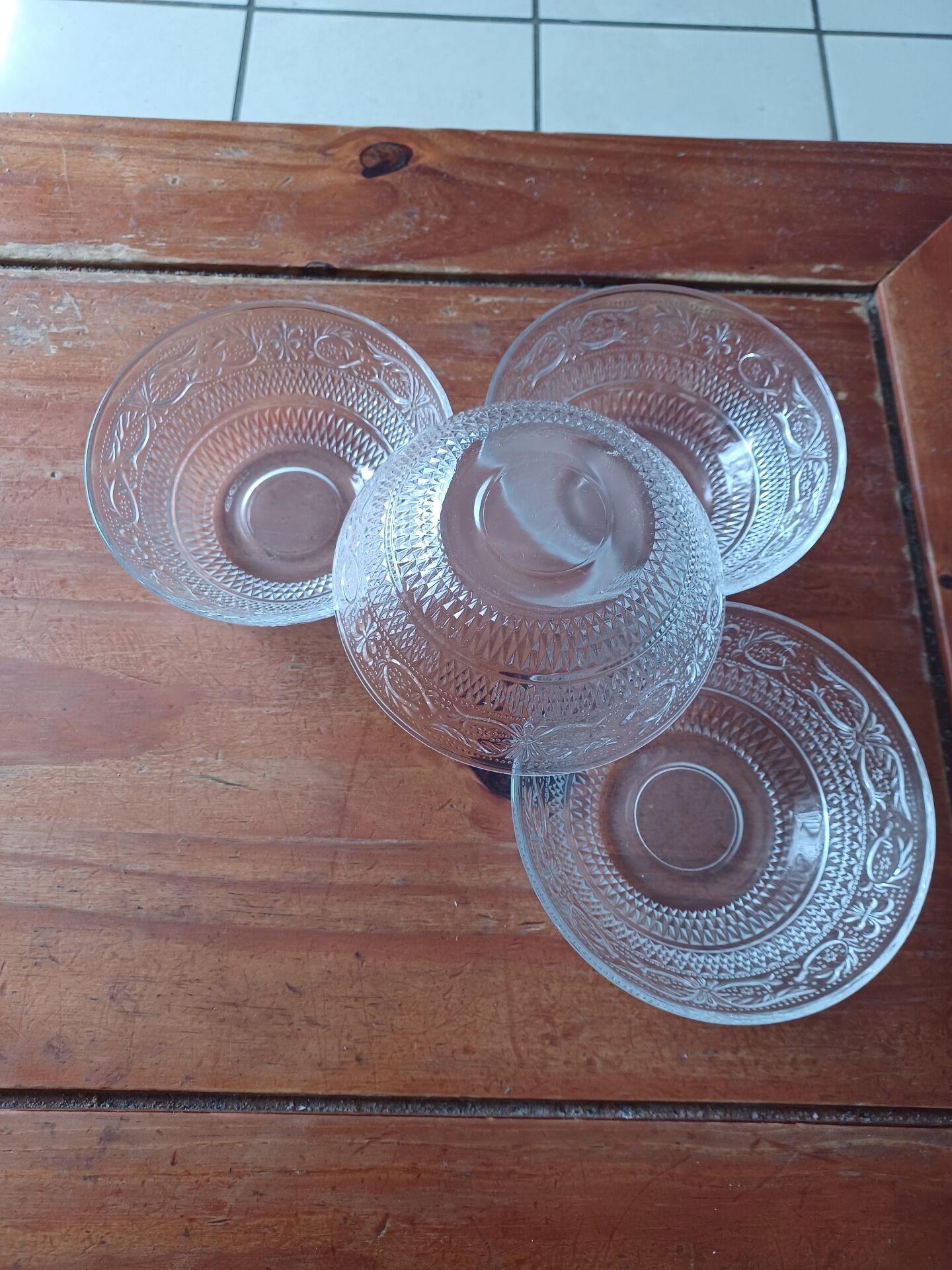 4 coupelles en verres