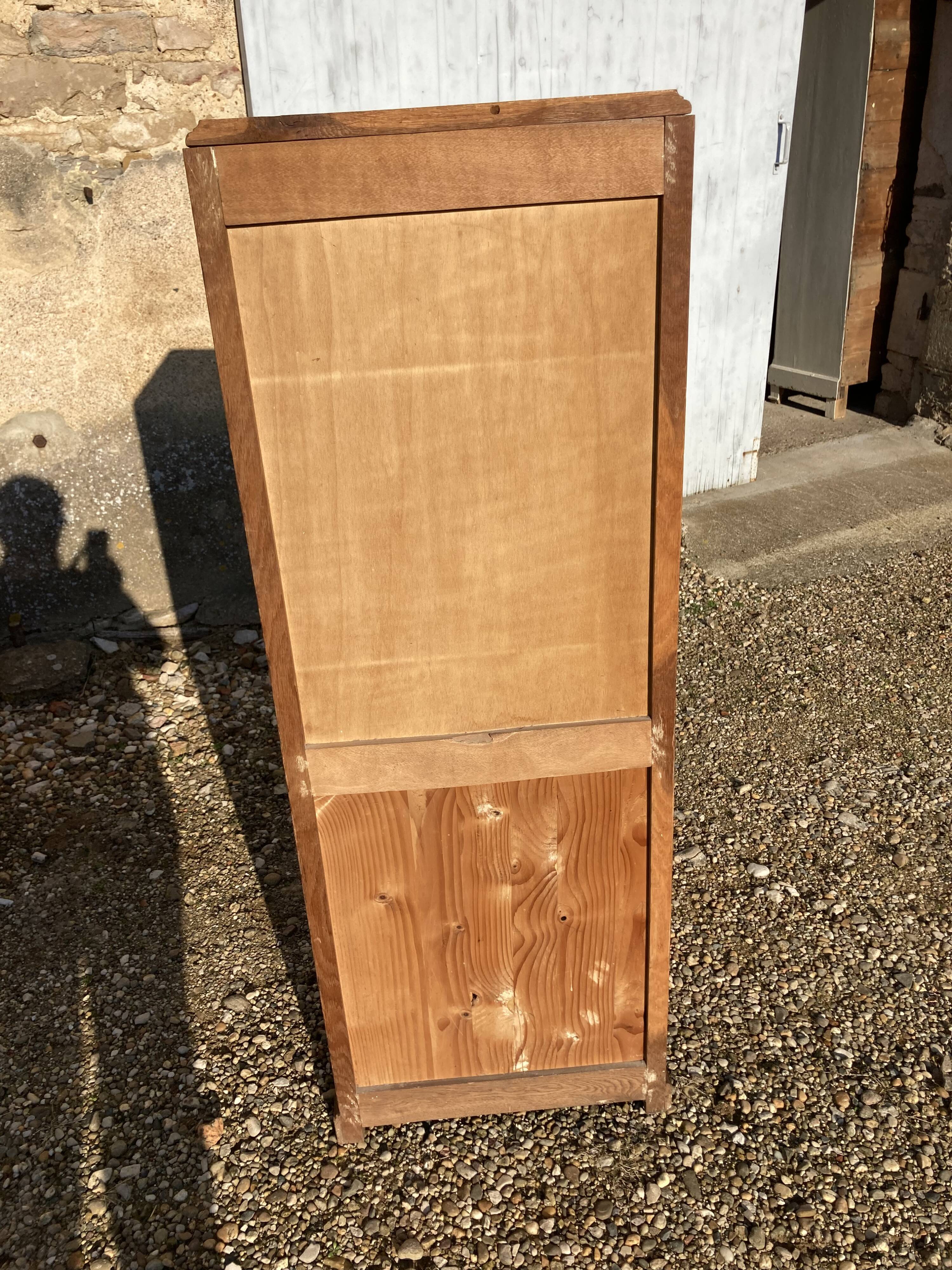 Simple notary curtain binder