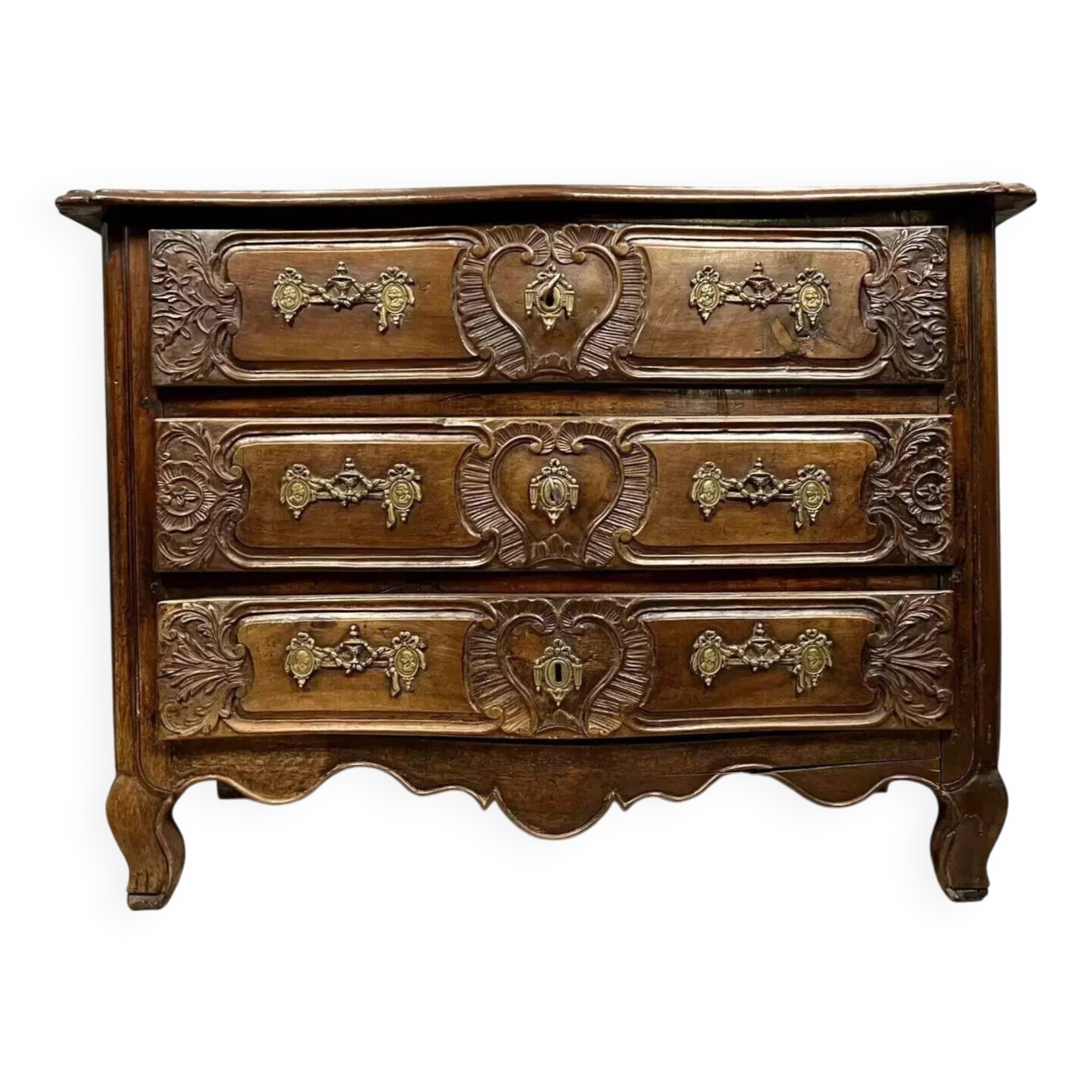 Curved and carved Lyonnaise chest of drawers from the Louis XV period in solid walnut