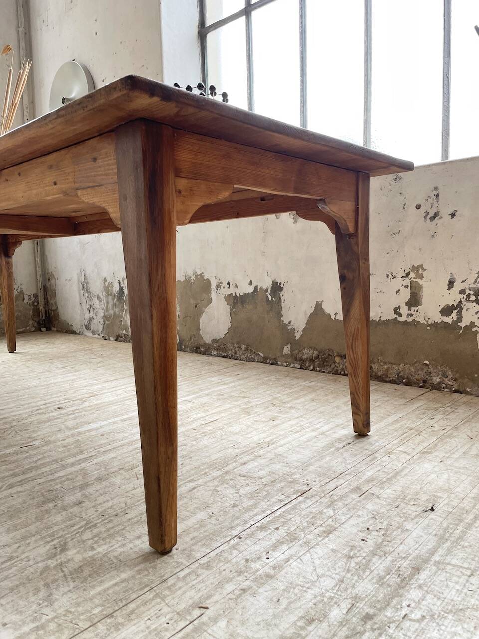 Farmhouse table with spindle legs 2.50m