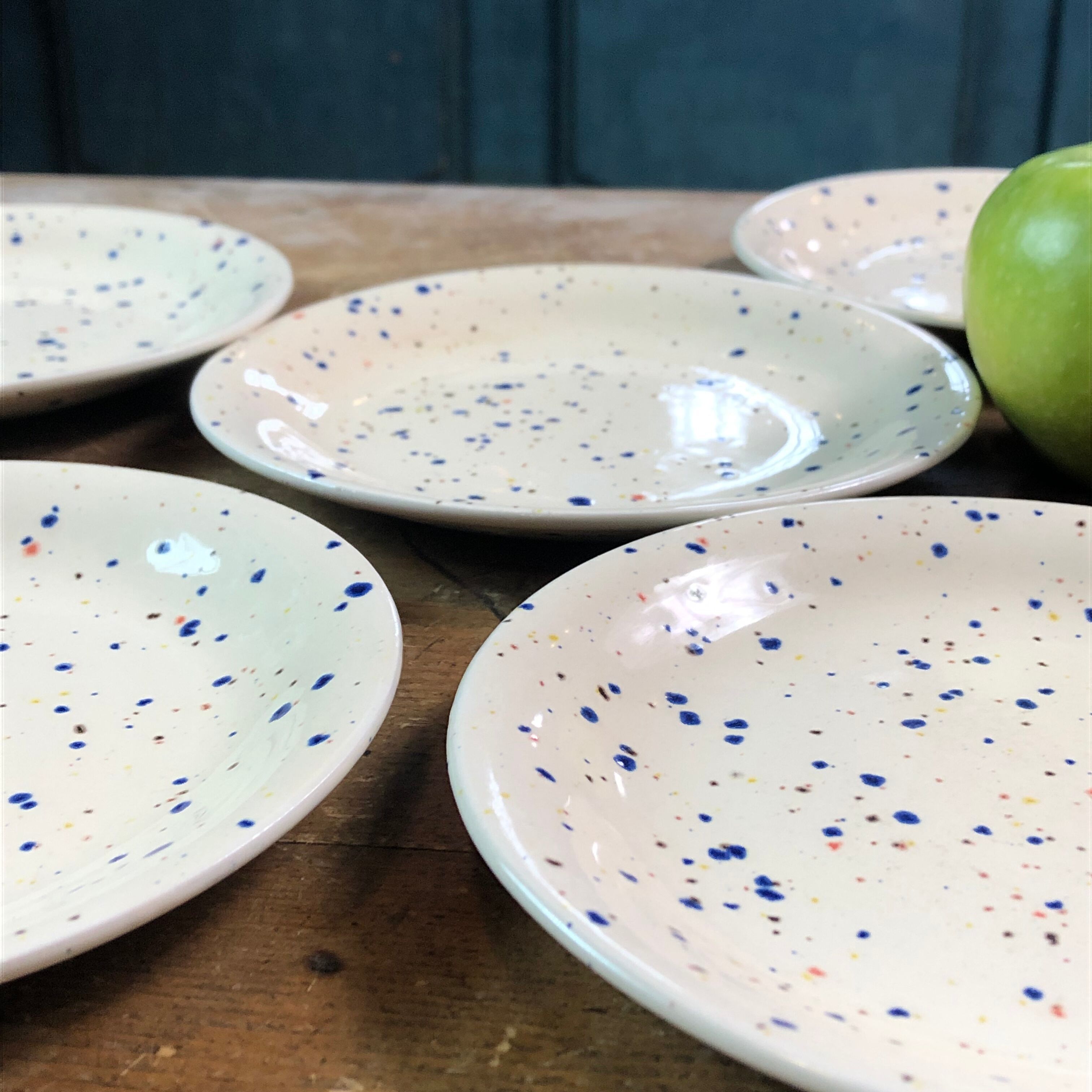 5 plates in English earthenware John Tams