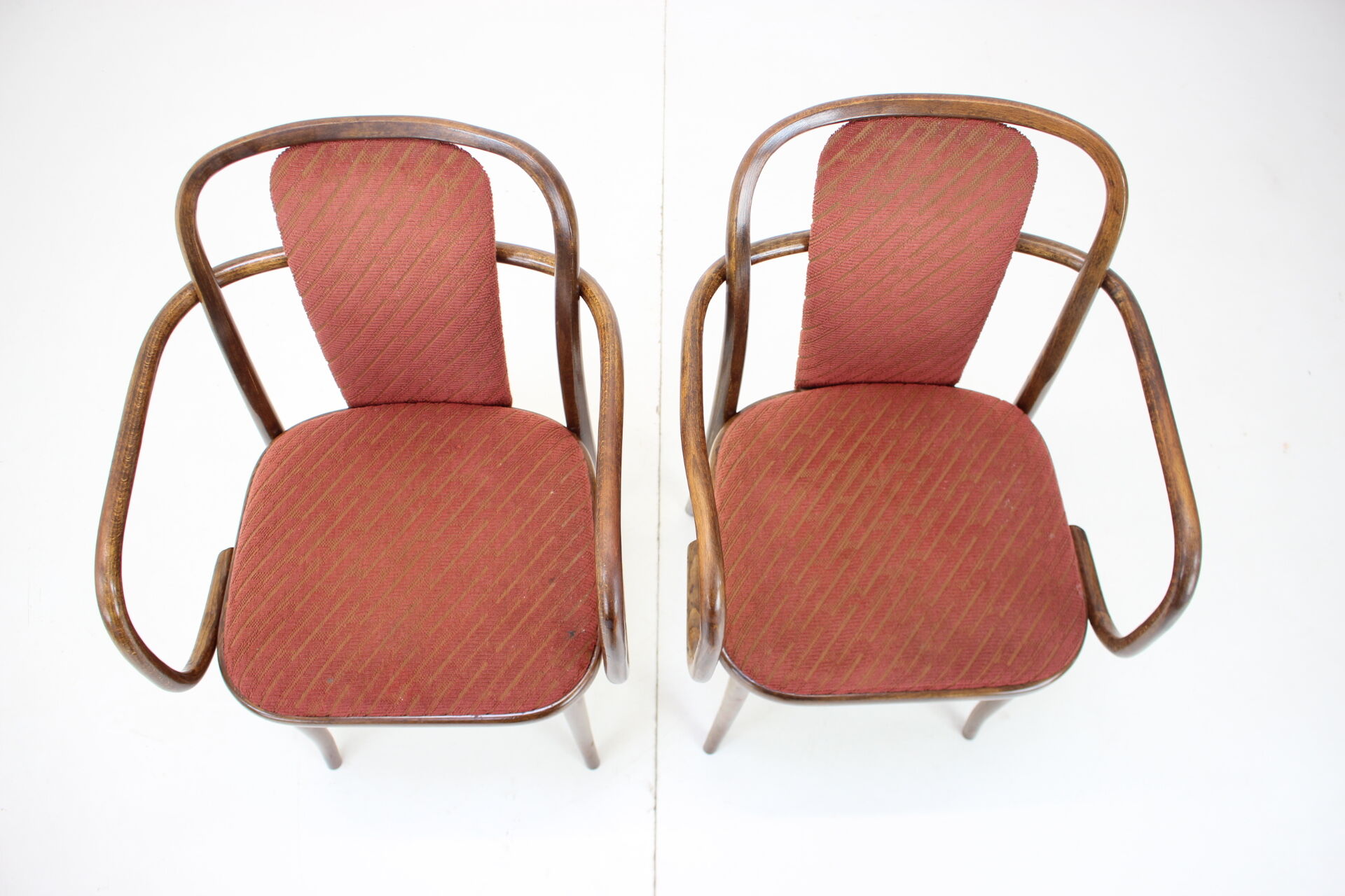 Set of two bentwood chairs, ton 1989