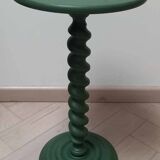 Pedestal table with turned foot