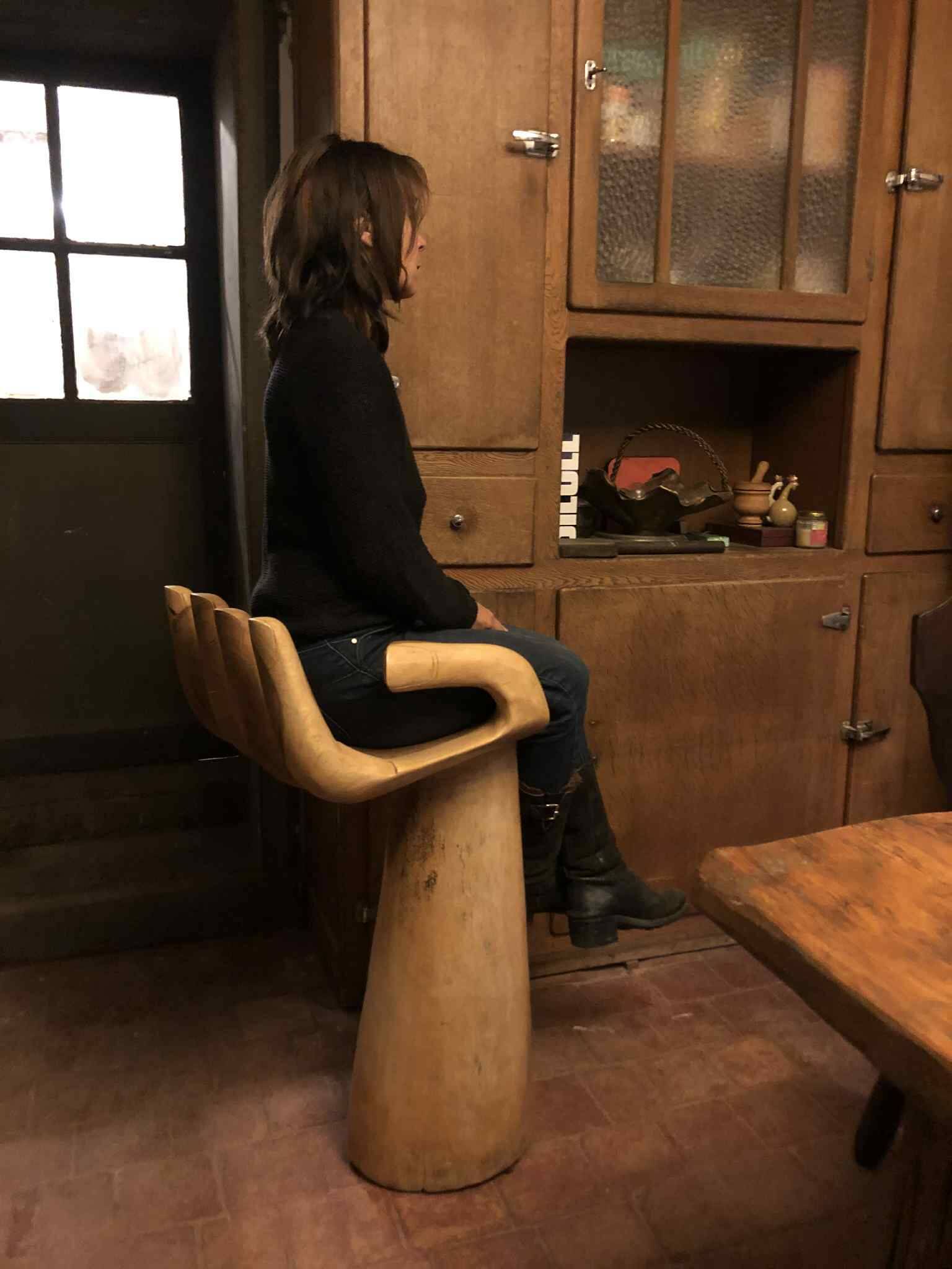 Paire de chaises bois forme main, tabouret de bar bois, chaise bois, chaise