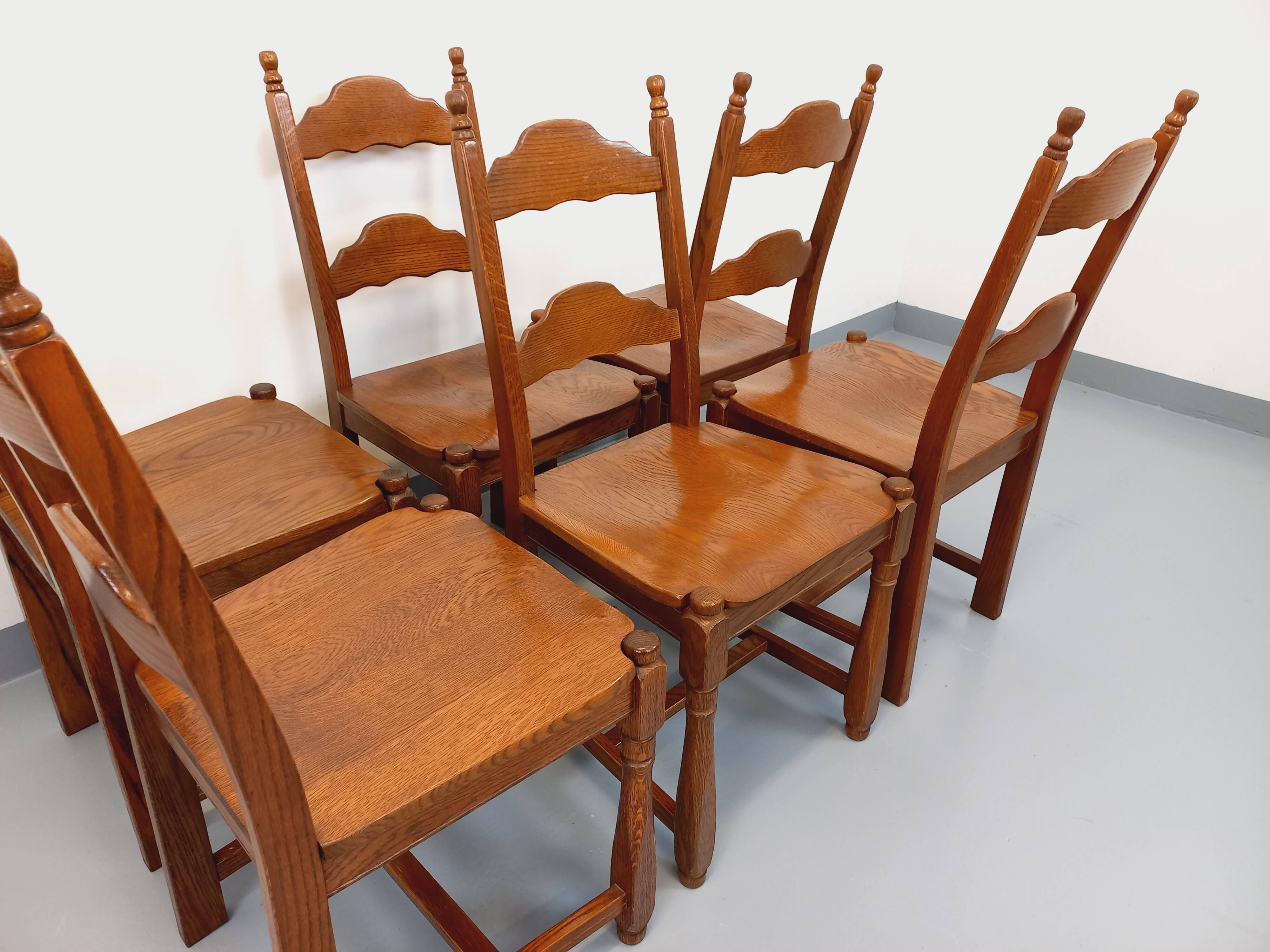 Set of 6 vintage brutalist chairs in oak wood from the 60s