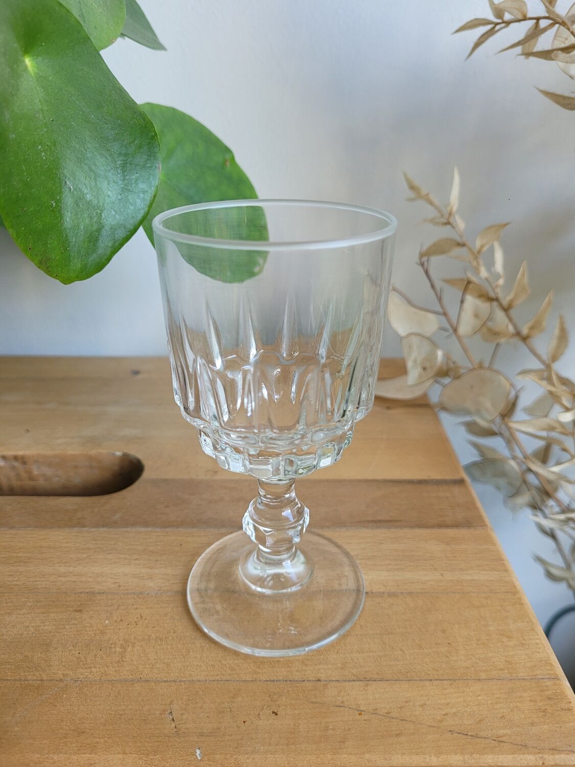 Glass stemmed glass