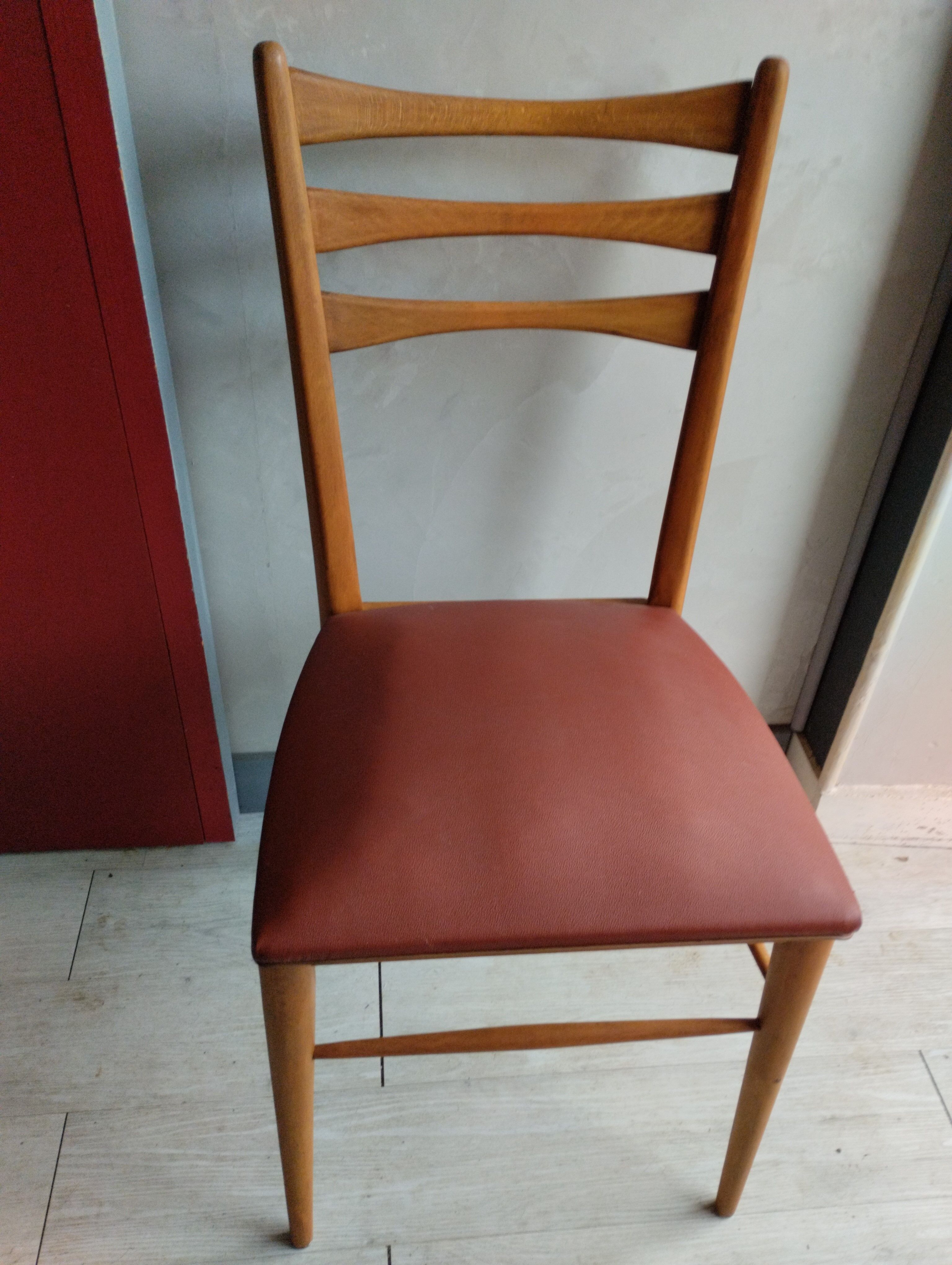 Set of 5 Scandinavian style chairs