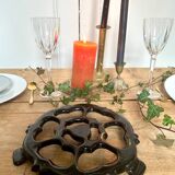 Enamelled cast iron trivet