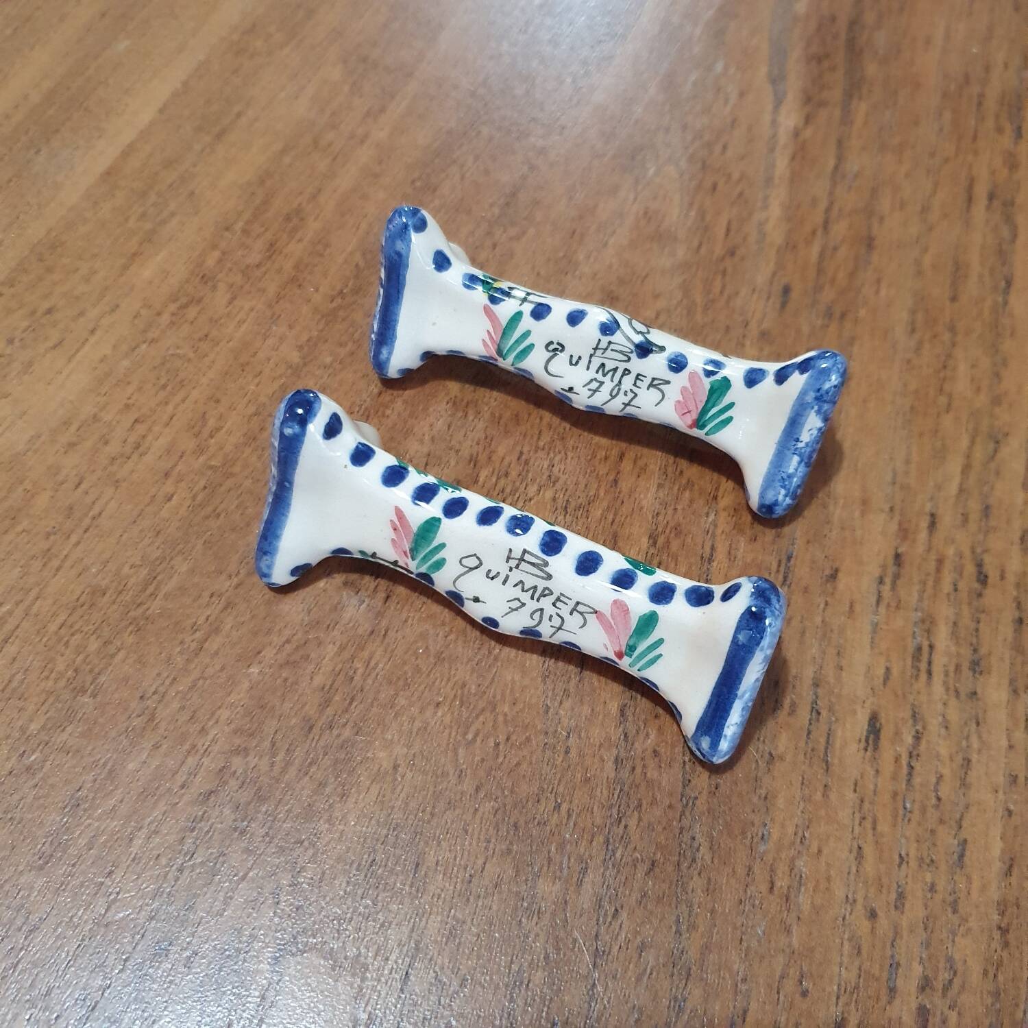 2 Henriot Quimper knife holders