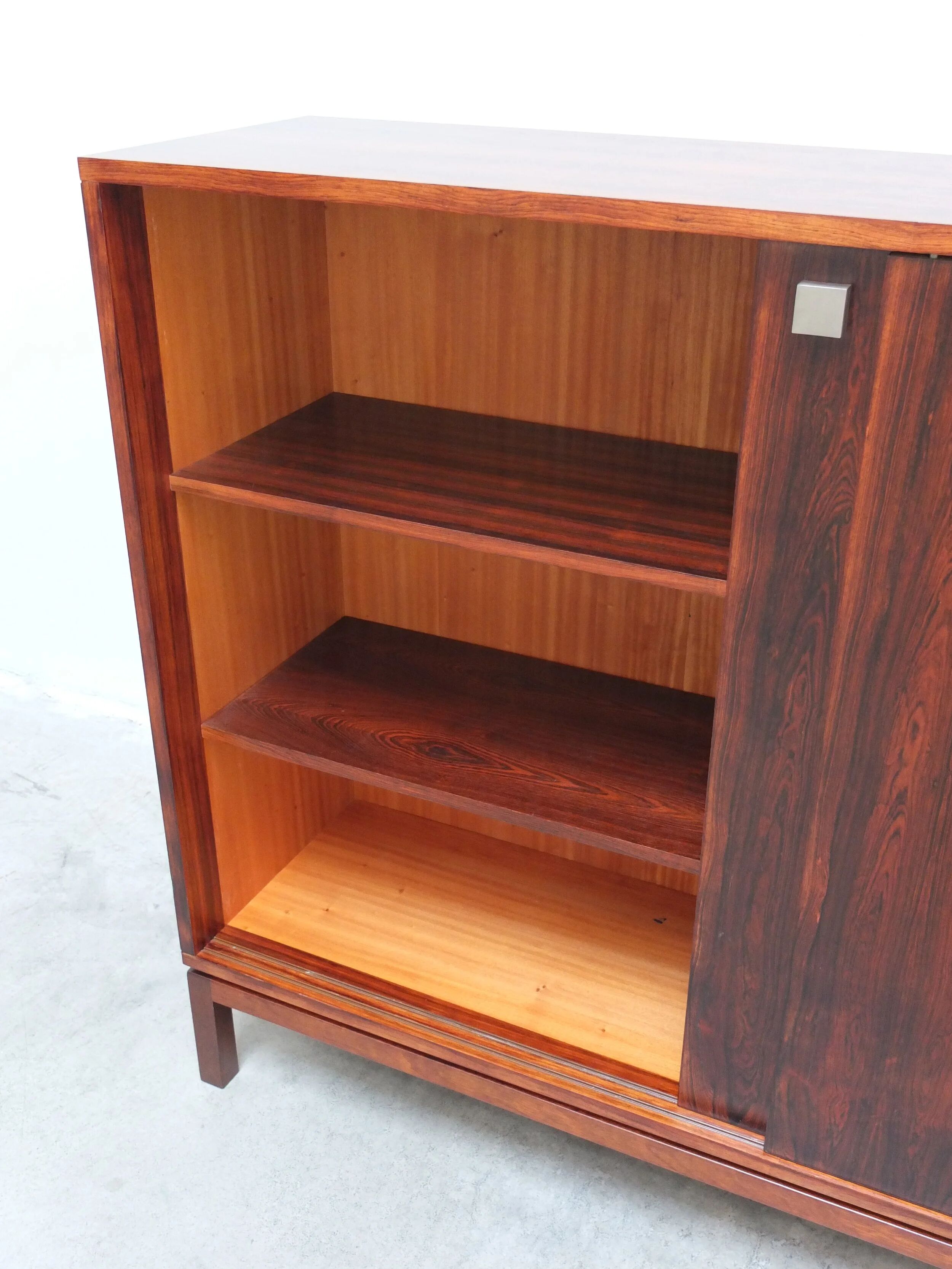 Cabinet en palissandre avec portes coulissantes par Alfred Hendrickx pour Belform, années 1960.