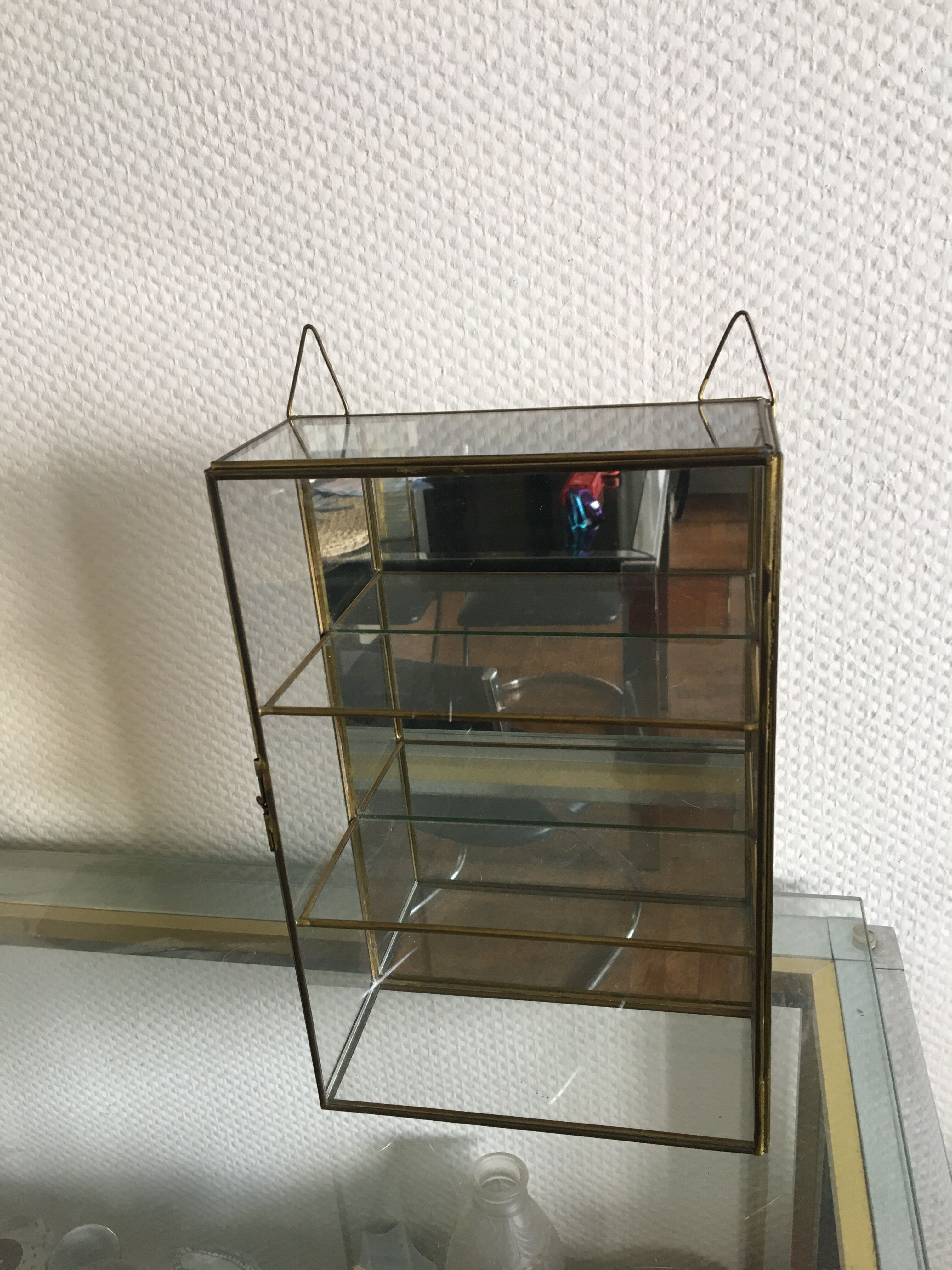 Vitrine murale laiton et verre