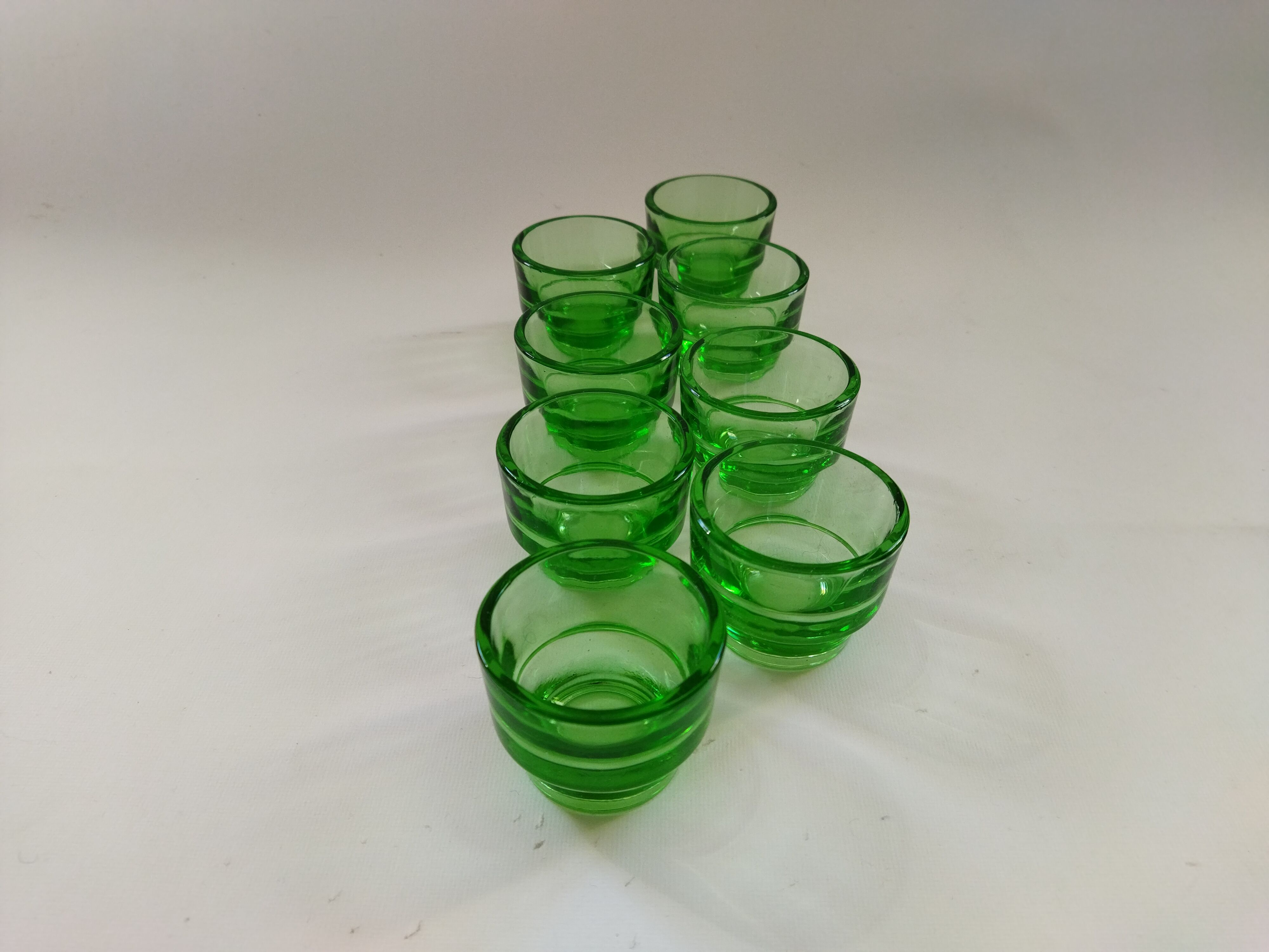 8 Vereco cockroaches