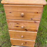 Pine chest of drawers