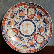 19th-century Asia: Important round porcelain dish decorated in the Imari style